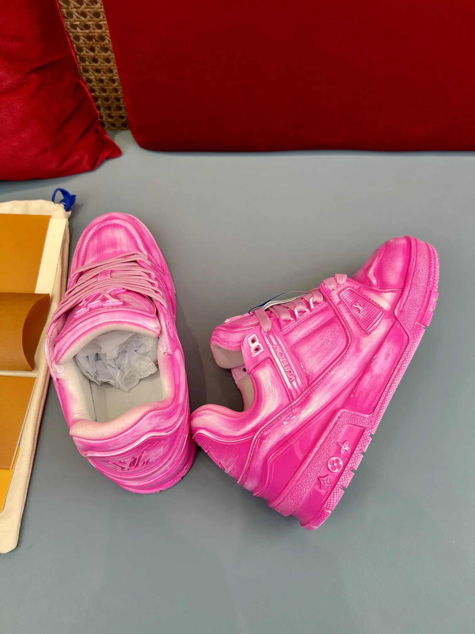 AllSeason Louis Vuitton Trainer Gel Pink Replica Sneakers 327