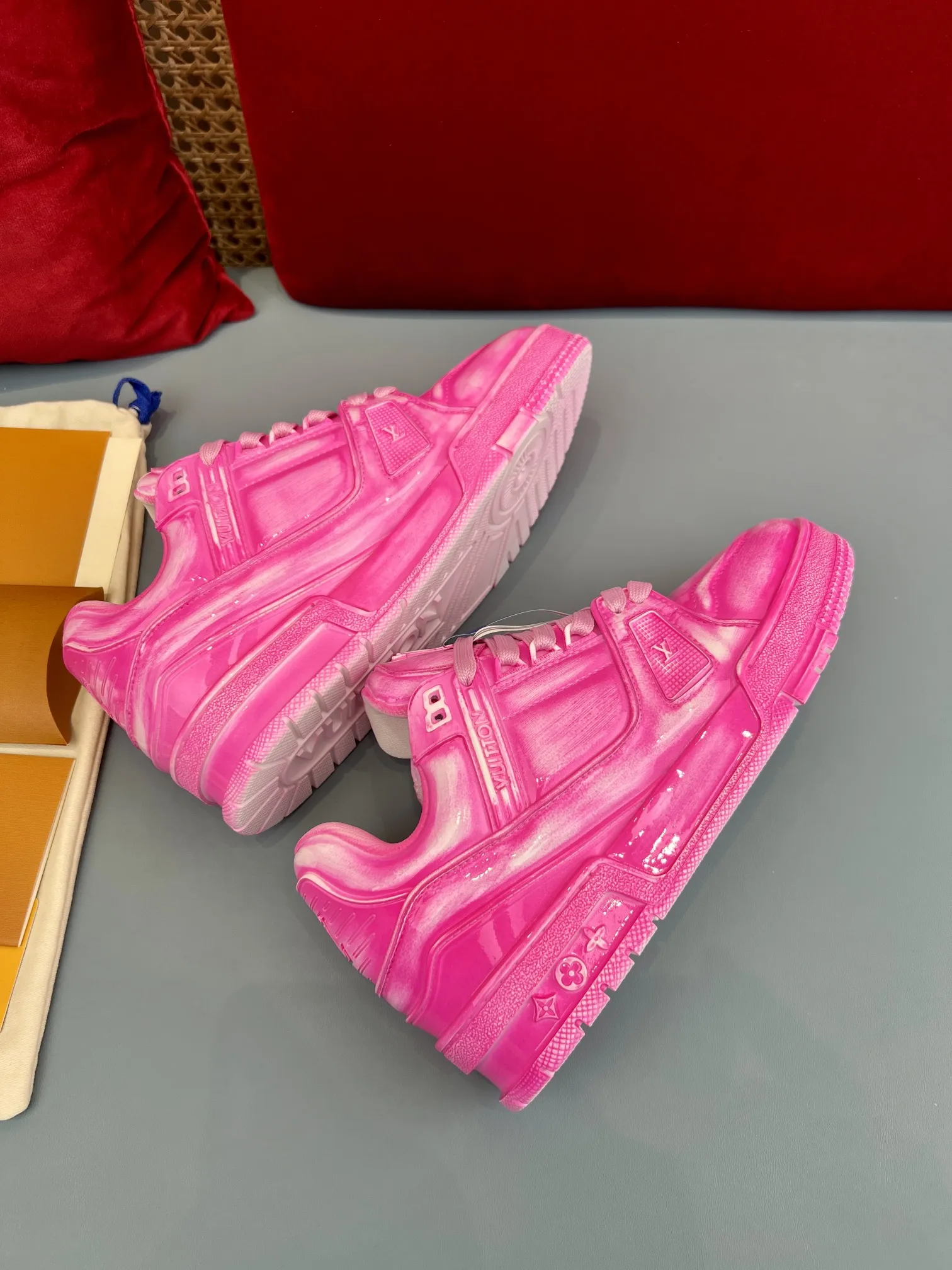AllSeason Louis Vuitton Trainer Gel Pink Replica Sneakers 327