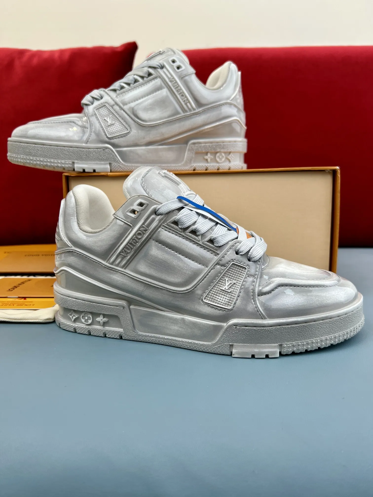 Lightweight Louis Vuitton Trainer Gel Silver Replica Sneakers with Rep Shoes Style 328
