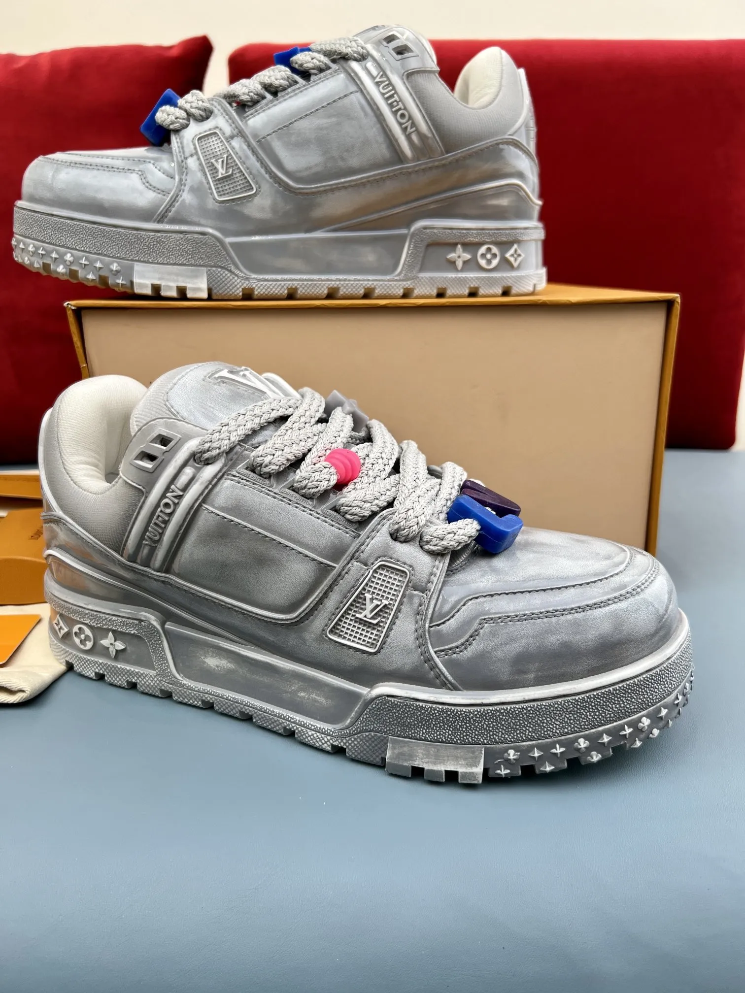 Louis Vuitton Trainer Gel Sneakers Silver – Replica LV Style Unique 302