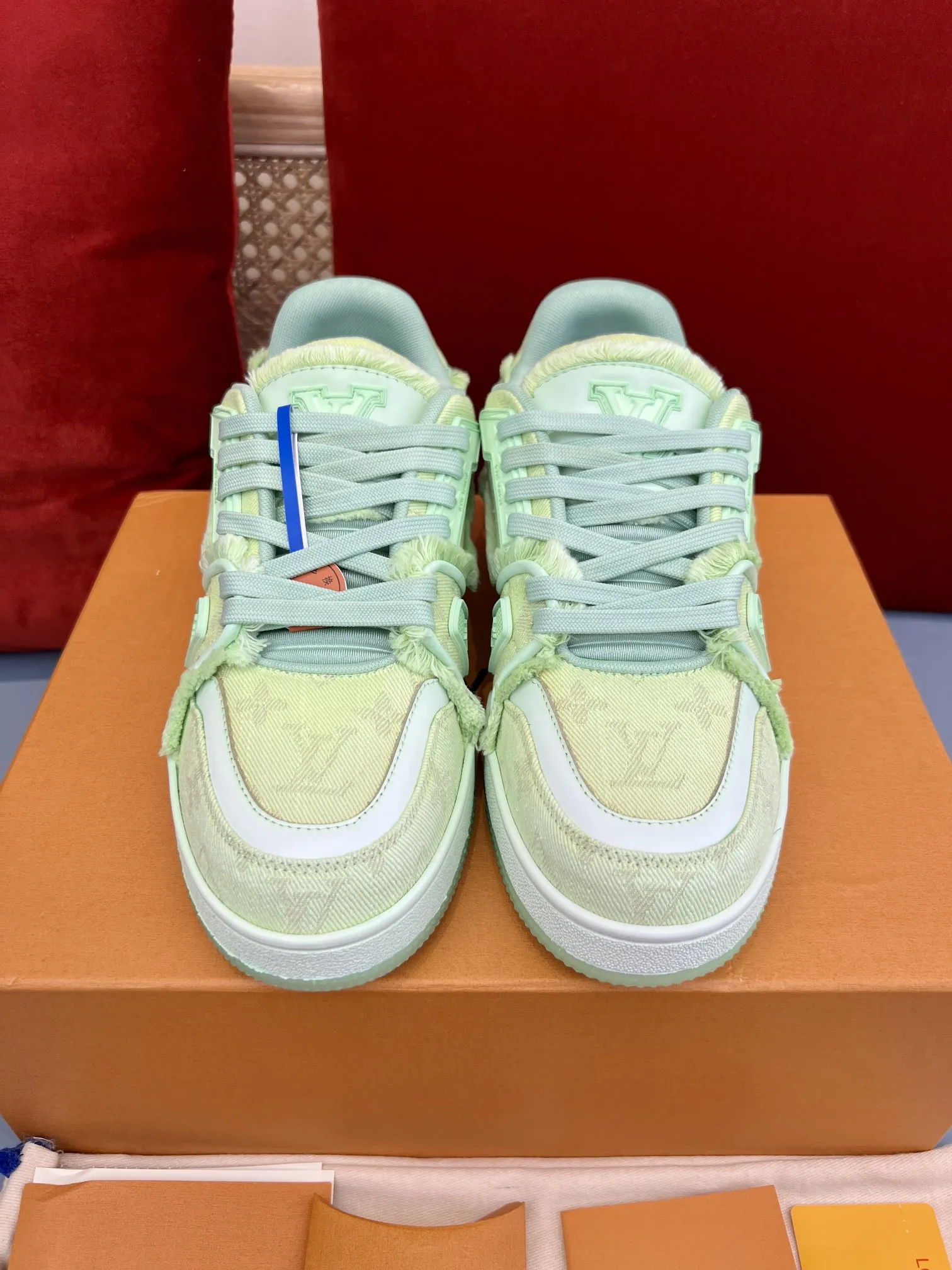 EyeCatching Louis Vuitton Trainer Gradient Green Replica Shoes – Rep Sneakers 316