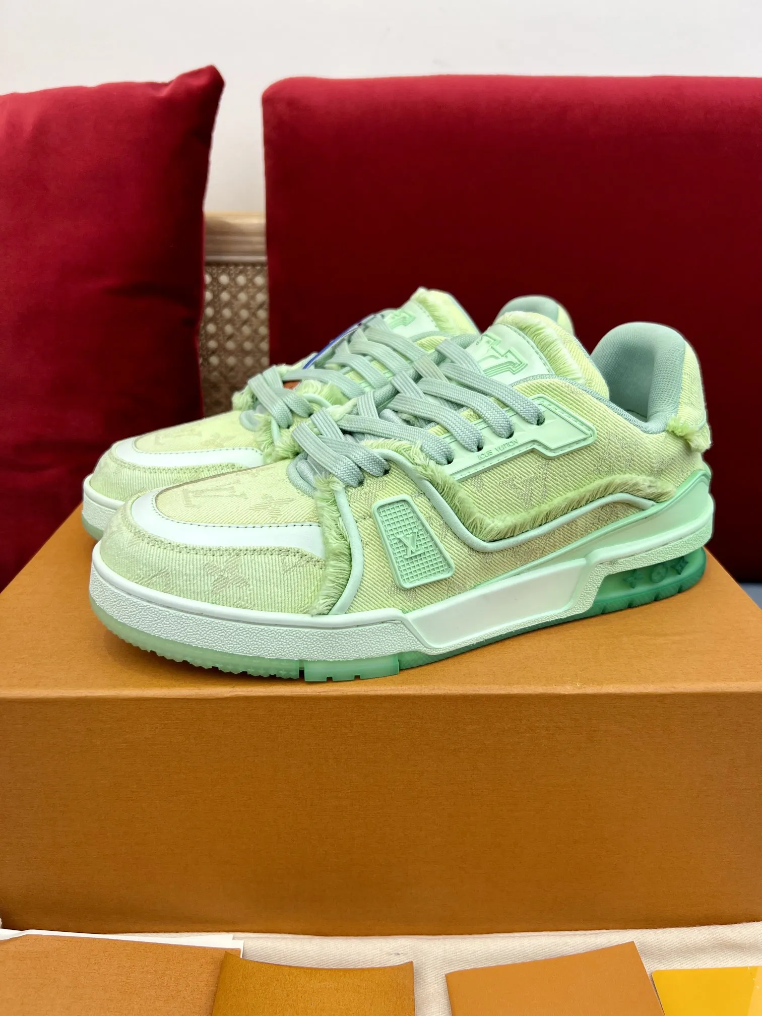 EyeCatching Louis Vuitton Trainer Gradient Green Replica Shoes – Rep Sneakers 316