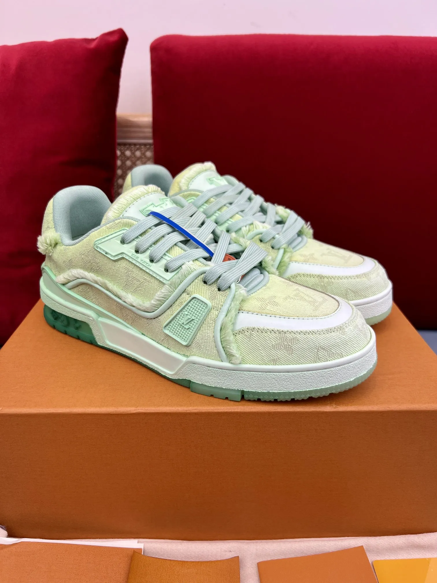 EyeCatching Louis Vuitton Trainer Gradient Green Replica Shoes – Rep Sneakers 316