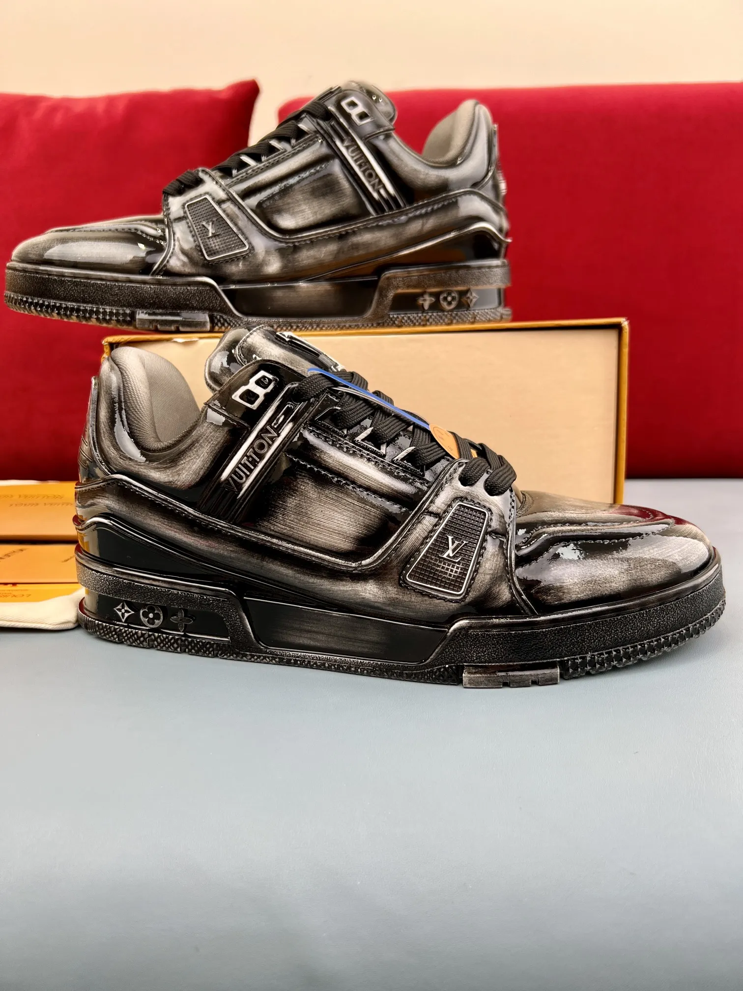 Louis Vuitton Trainer Gradient Sneakers Black – Replica Shoes & Louis Vuitton Fake RelaxedFit 329