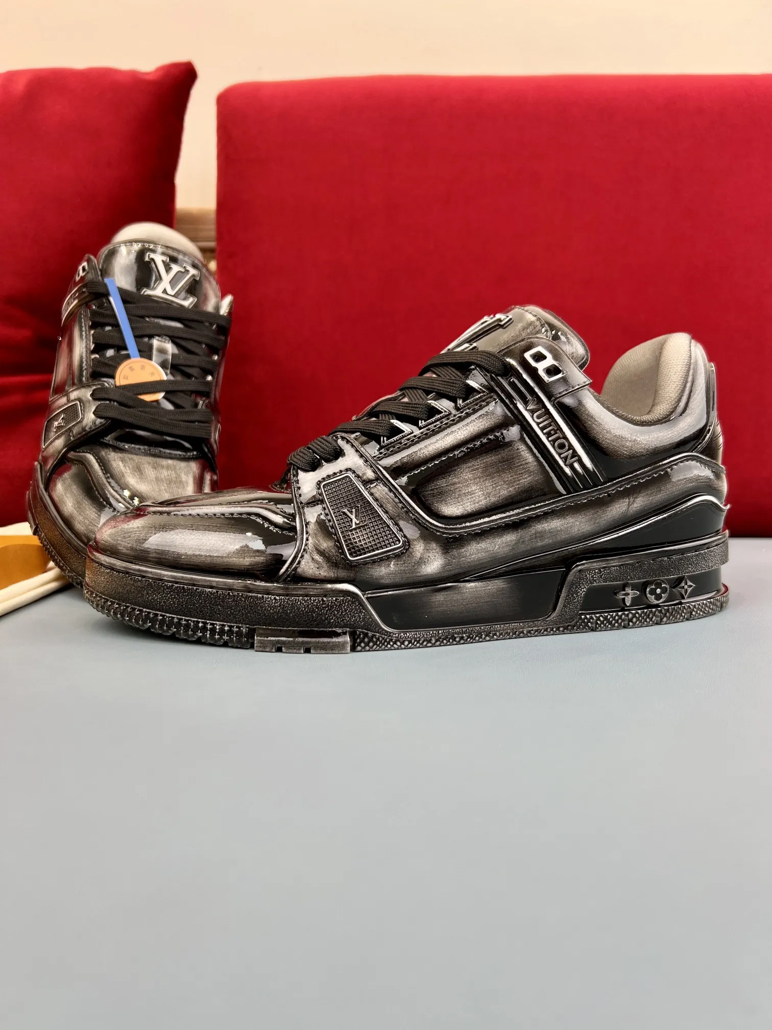 Louis Vuitton Trainer Gradient Sneakers Black – Replica Shoes & Louis Vuitton Fake RelaxedFit 329