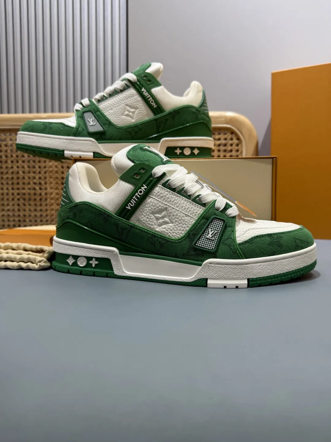 Trendsetting Louis Vuitton Trainer Green Leather Sneakers –  Replica Shoes & Louis Vuitton Fake 397