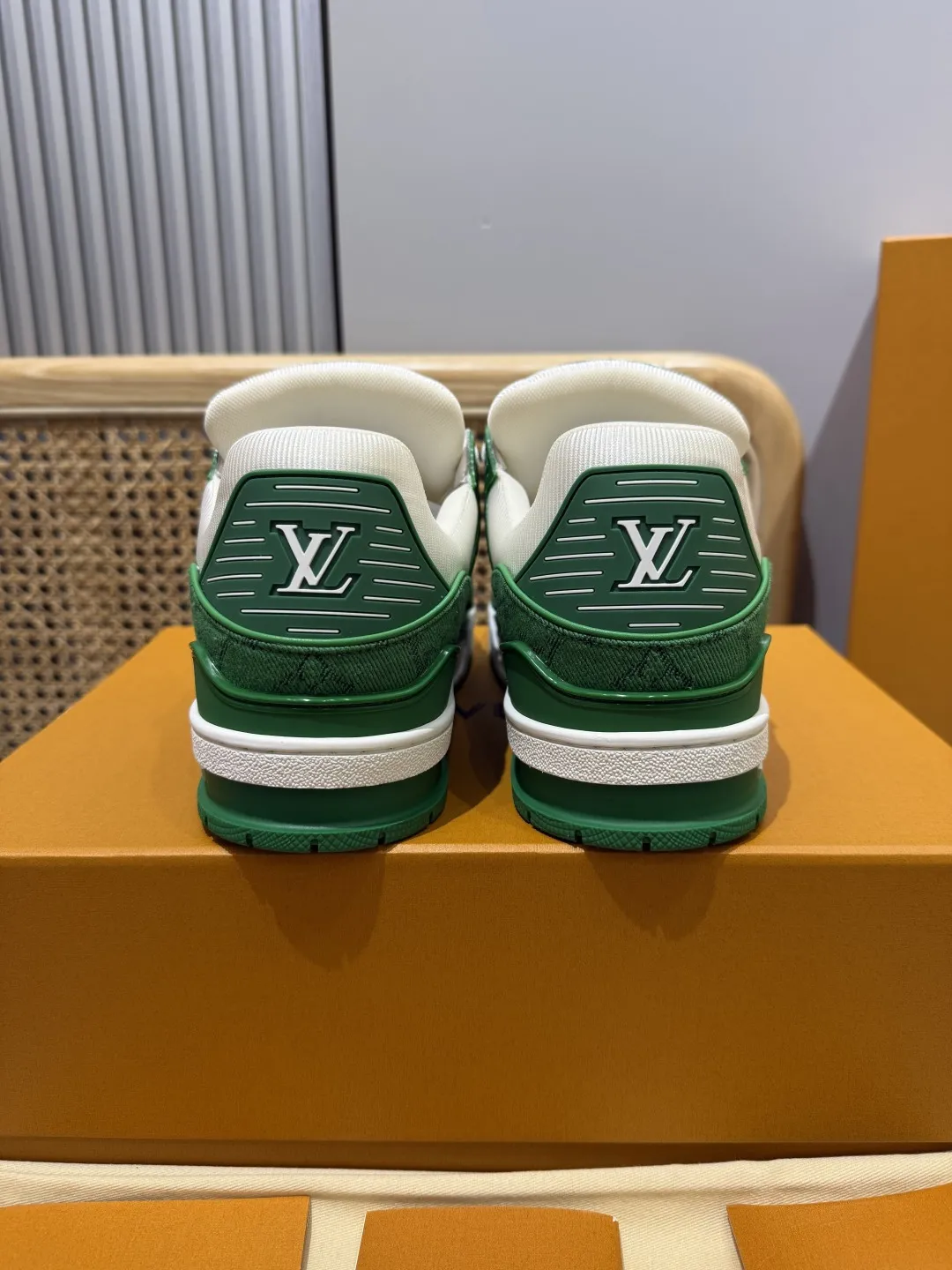 Trendsetting Louis Vuitton Trainer Green Leather Sneakers –  Replica Shoes & Louis Vuitton Fake 397