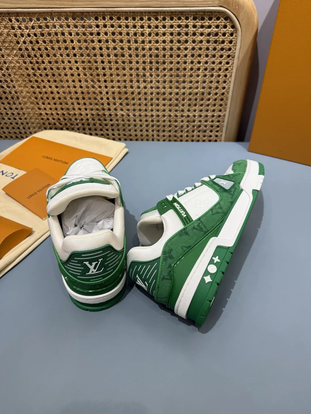 Trendsetting Louis Vuitton Trainer Green Leather Sneakers –  Replica Shoes & Louis Vuitton Fake 397