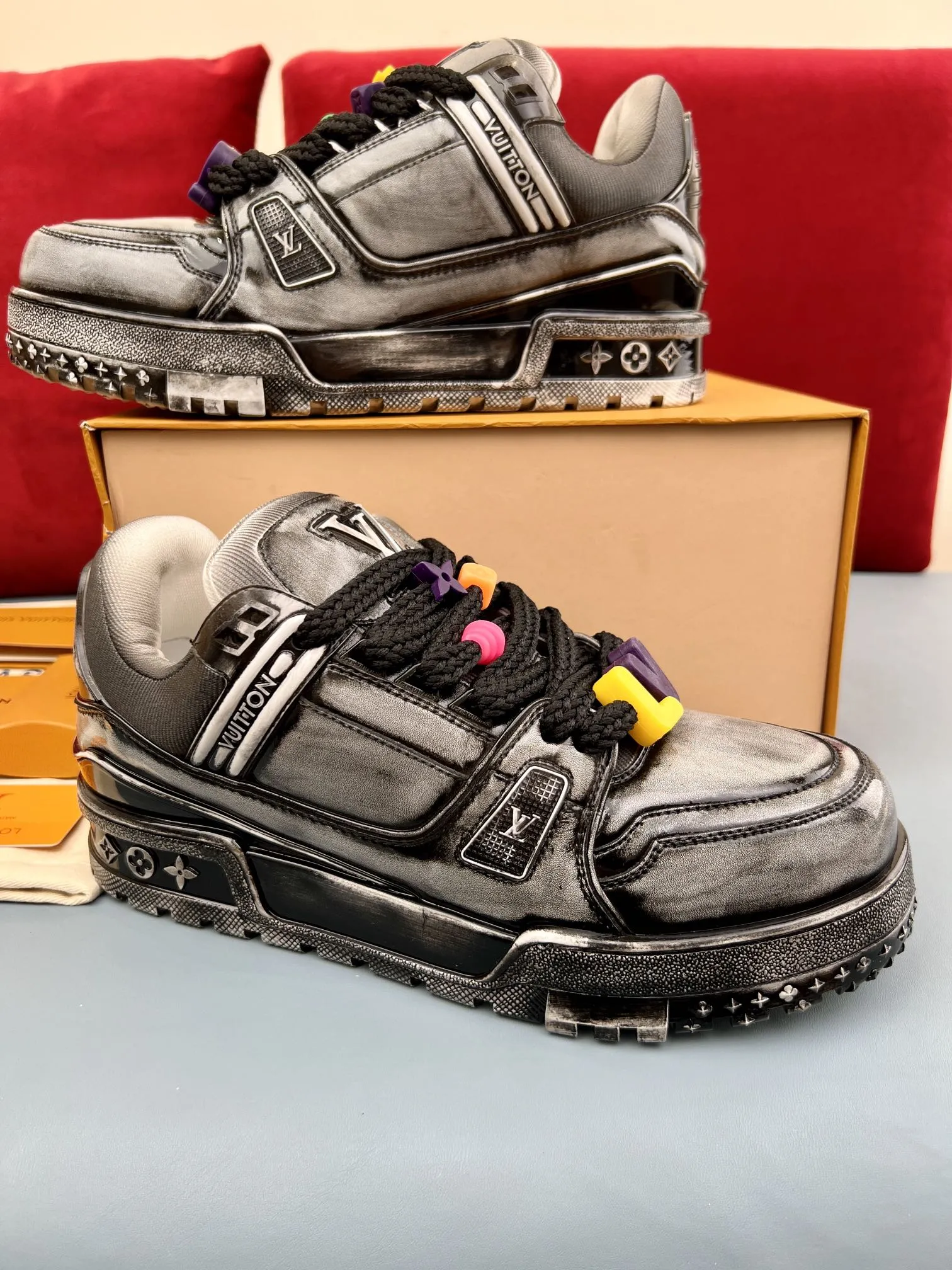 Louis Vuitton Trainer Grey Gradient Replica Sneakers – Rep Shoes ZipUp 301