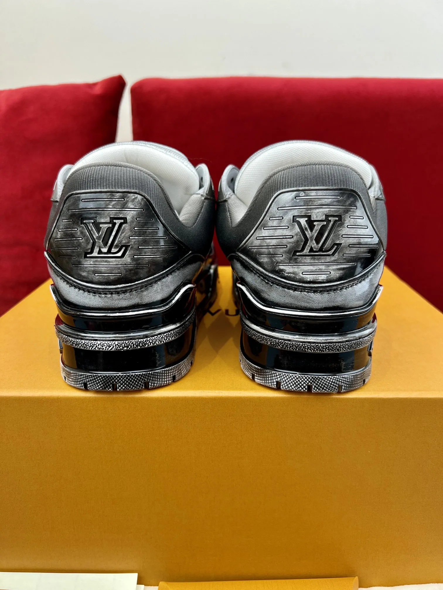 Louis Vuitton Trainer Grey Gradient Replica Sneakers – Rep Shoes ZipUp 301