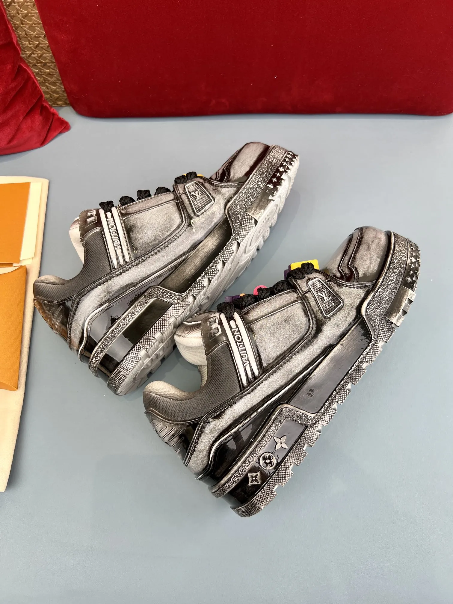 Louis Vuitton Trainer Grey Gradient Replica Sneakers – Rep Shoes ZipUp 301