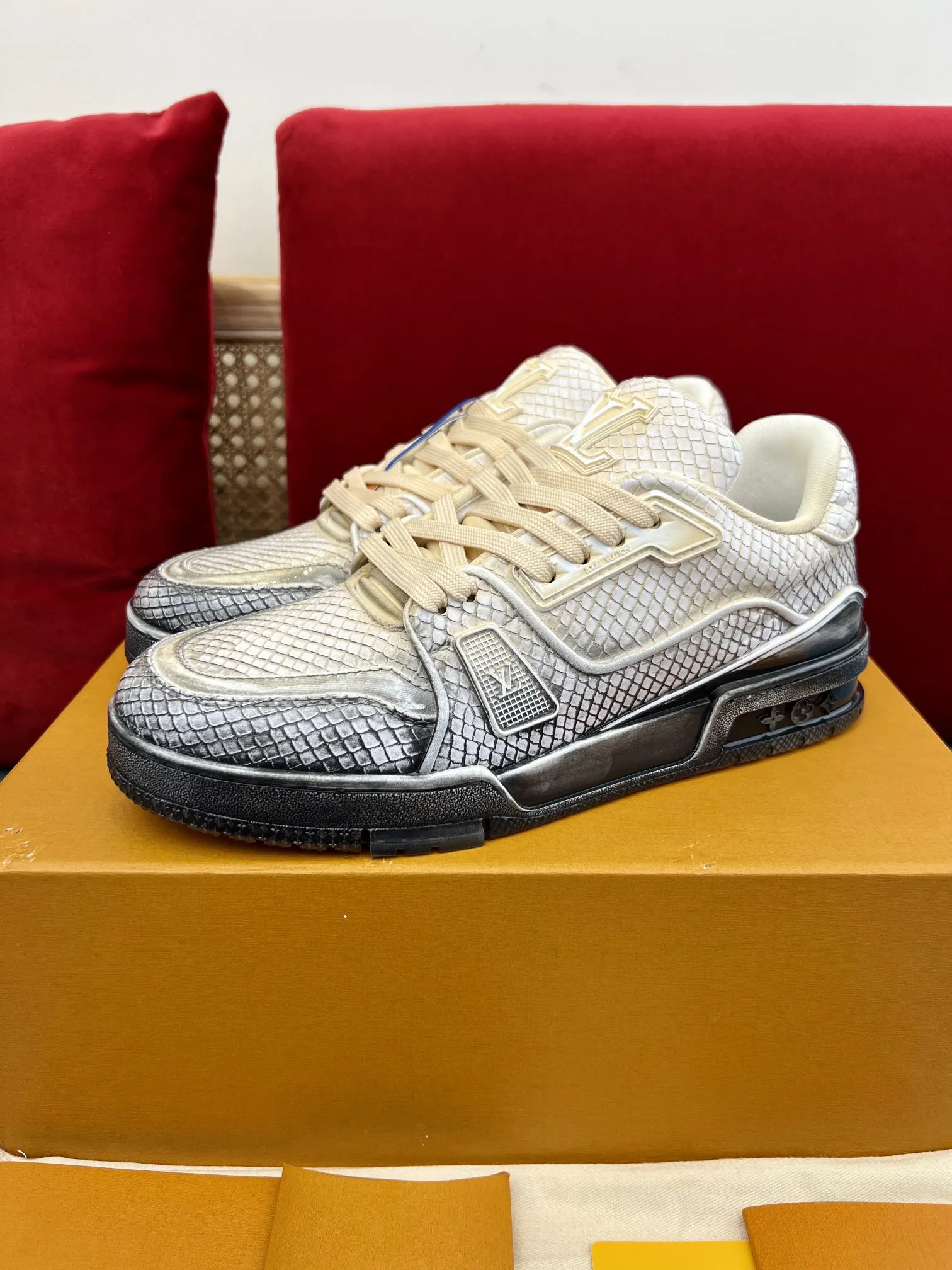 Bright Louis Vuitton Trainer L2024 Beige Sneakers – Replica Louis Vuitton Style with  Rep Shoes Quality 319