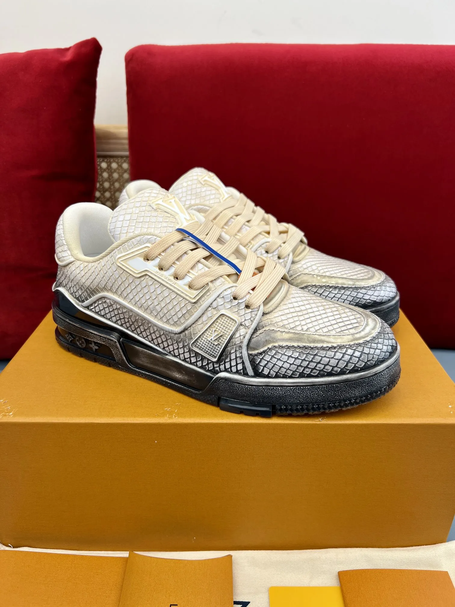 Bright Louis Vuitton Trainer L2024 Beige Sneakers – Replica Louis Vuitton Style with  Rep Shoes Quality 319