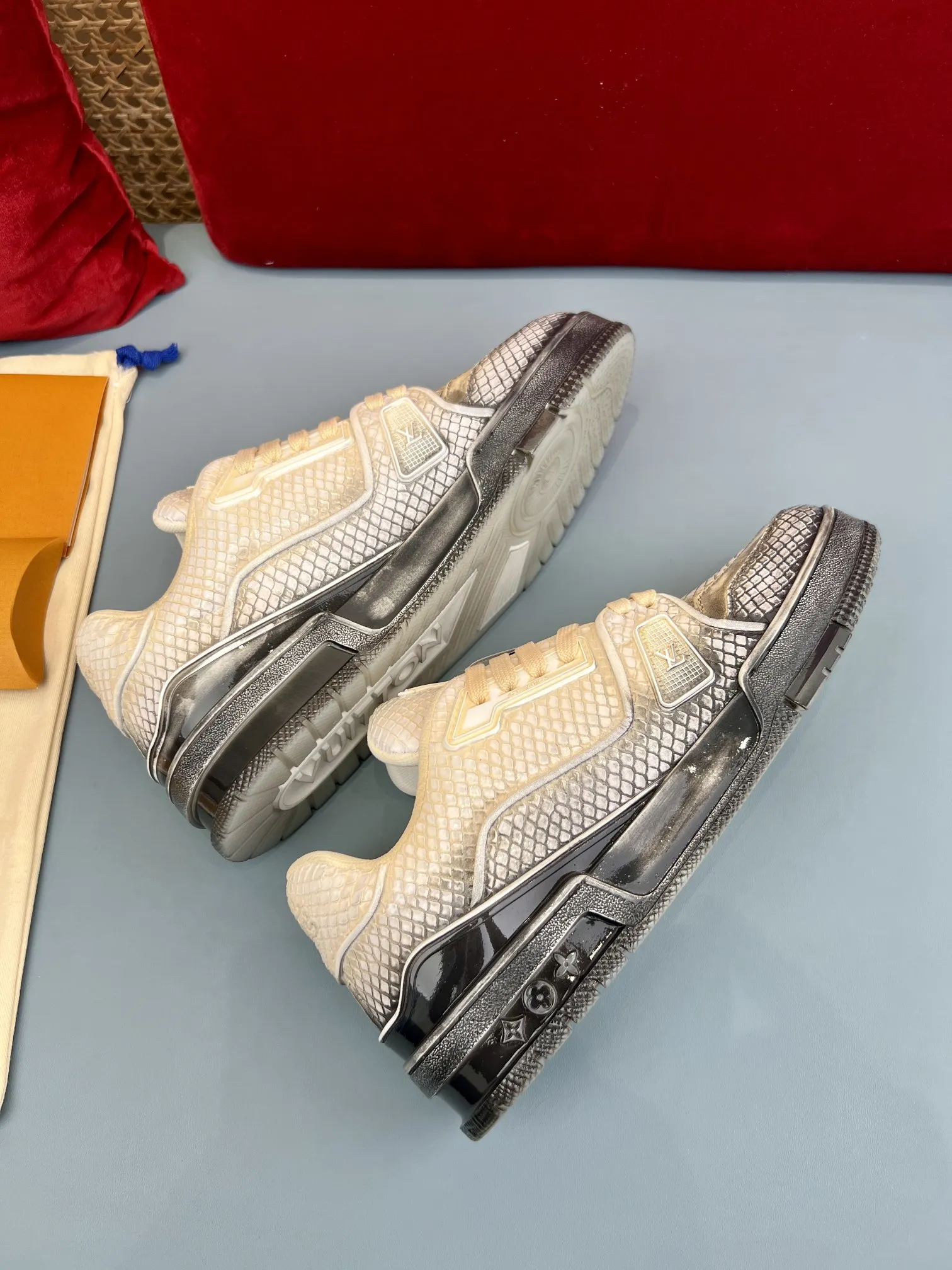 Bright Louis Vuitton Trainer L2024 Beige Sneakers – Replica Louis Vuitton Style with  Rep Shoes Quality 319