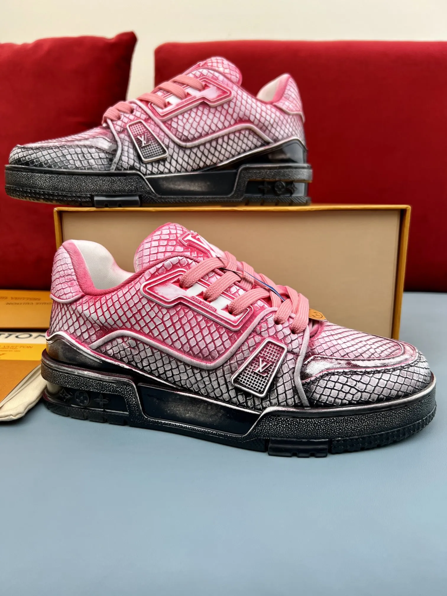 FashionForward Louis Vuitton Trainer L2024 Pink Chameleon – Rep Shoes & Louis Vuitton Fake 317