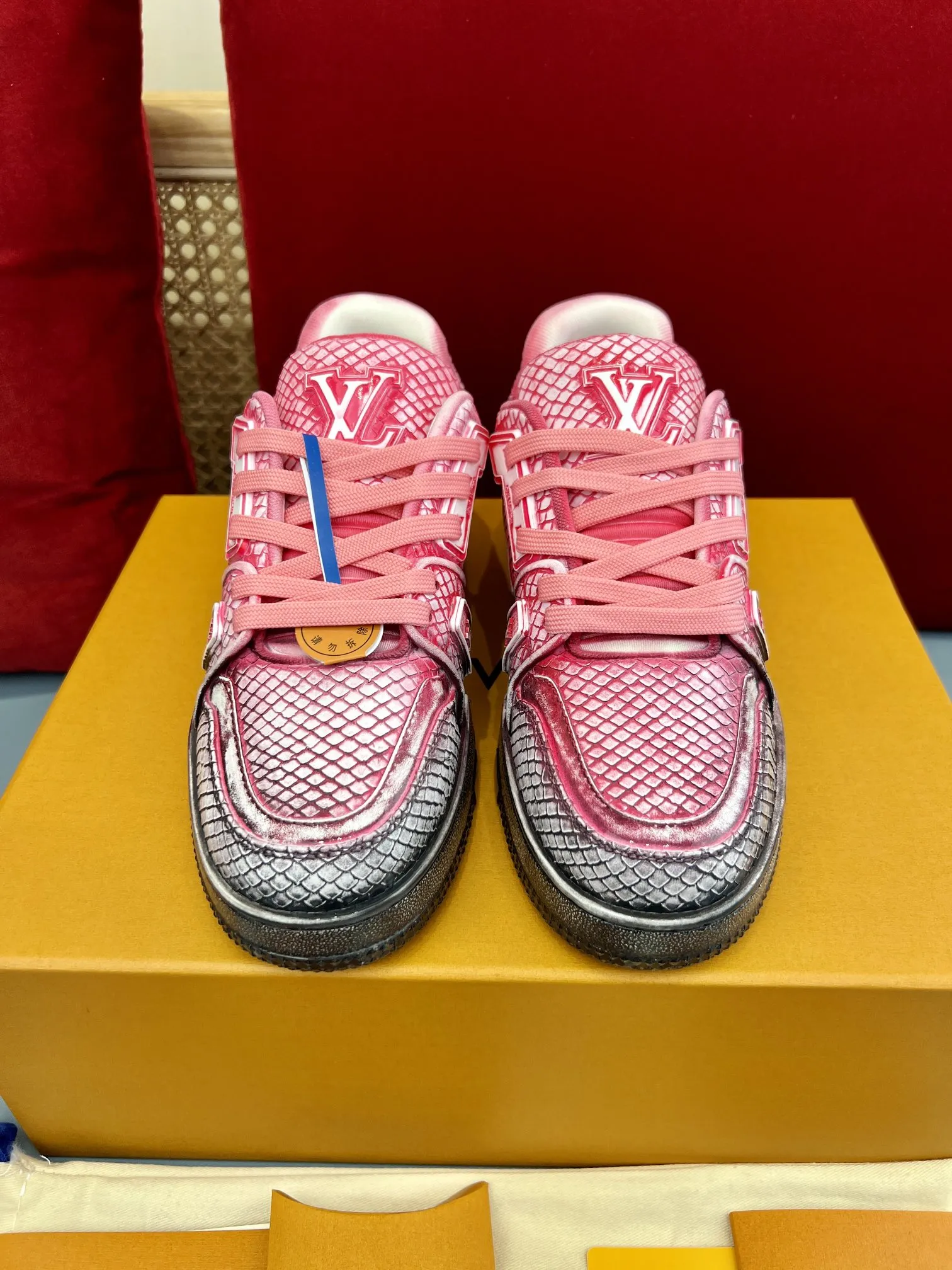 FashionForward Louis Vuitton Trainer L2024 Pink Chameleon – Rep Shoes & Louis Vuitton Fake 317