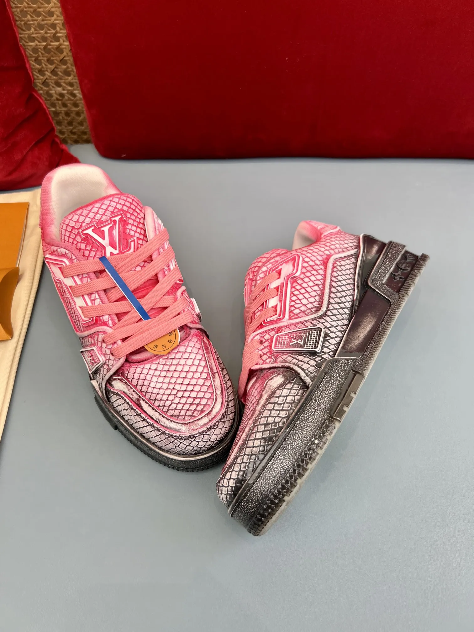 FashionForward Louis Vuitton Trainer L2024 Pink Chameleon – Rep Shoes & Louis Vuitton Fake 317