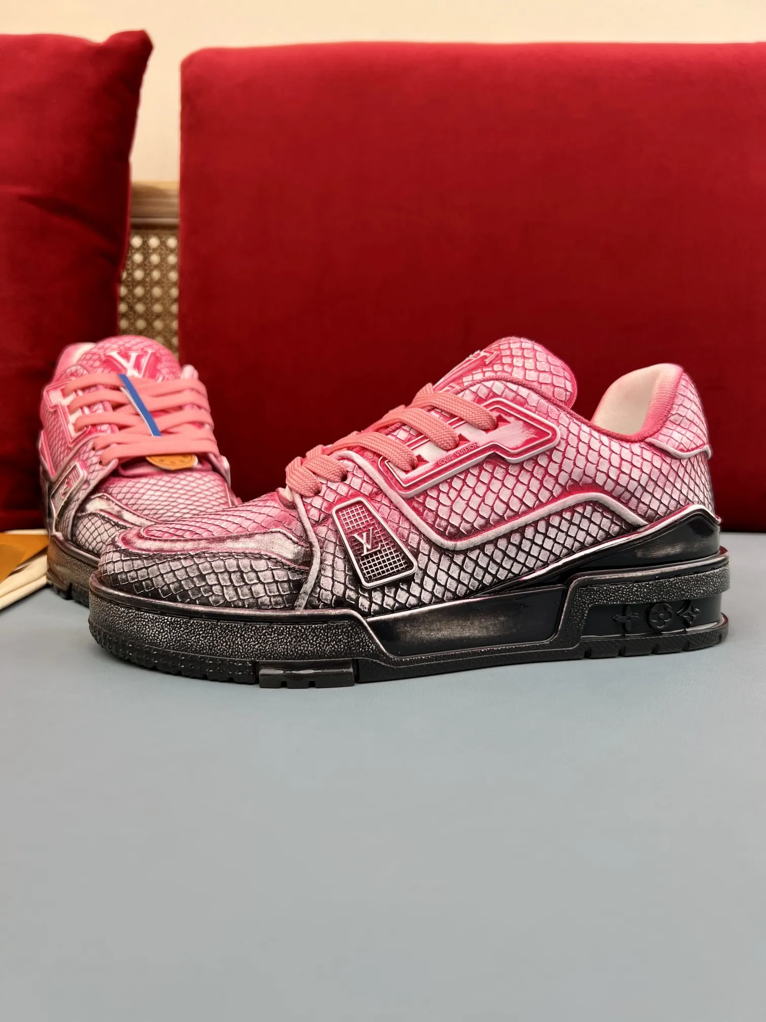 FashionForward Louis Vuitton Trainer L2024 Pink Chameleon – Rep Shoes & Louis Vuitton Fake 317