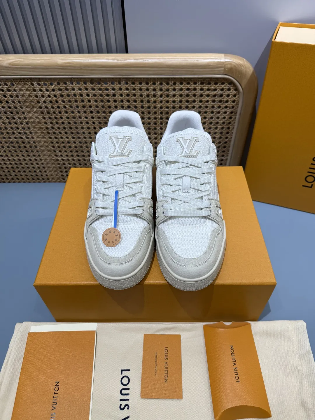 SmartChoice Louis Vuitton Trainer Limited White Beige Replica Sneakers 404