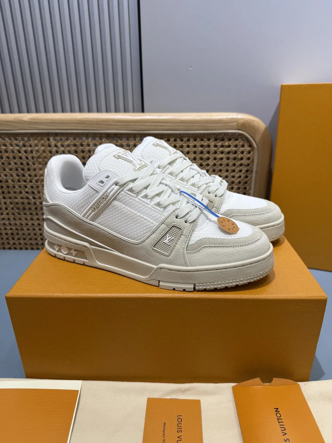 SmartChoice Louis Vuitton Trainer Limited White Beige Replica Sneakers 404