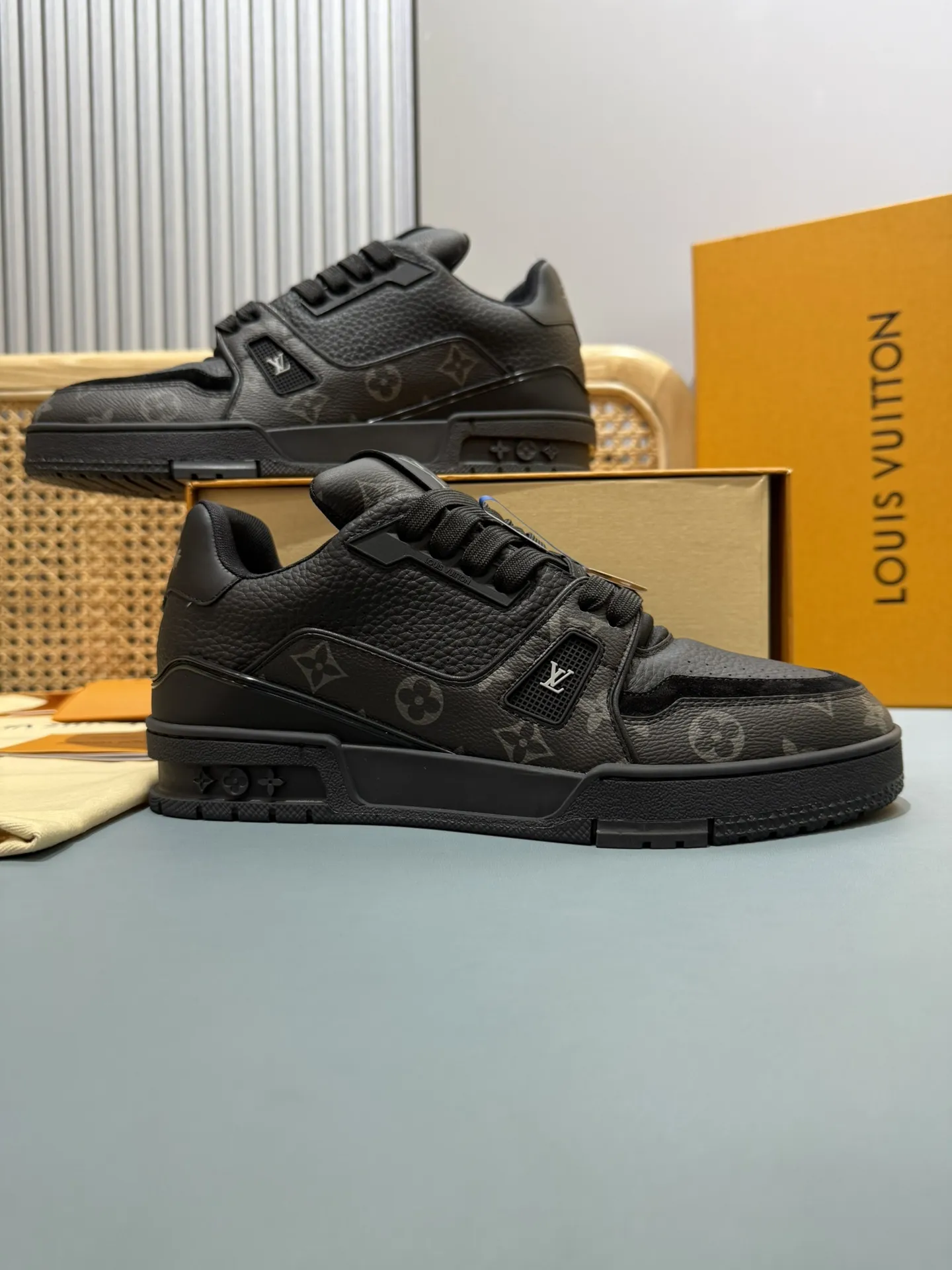 FastDry Louis Vuitton Trainer Monogram Black Sneakers – Replica Louis Vuitton Edition with Rep Shoes Style 422