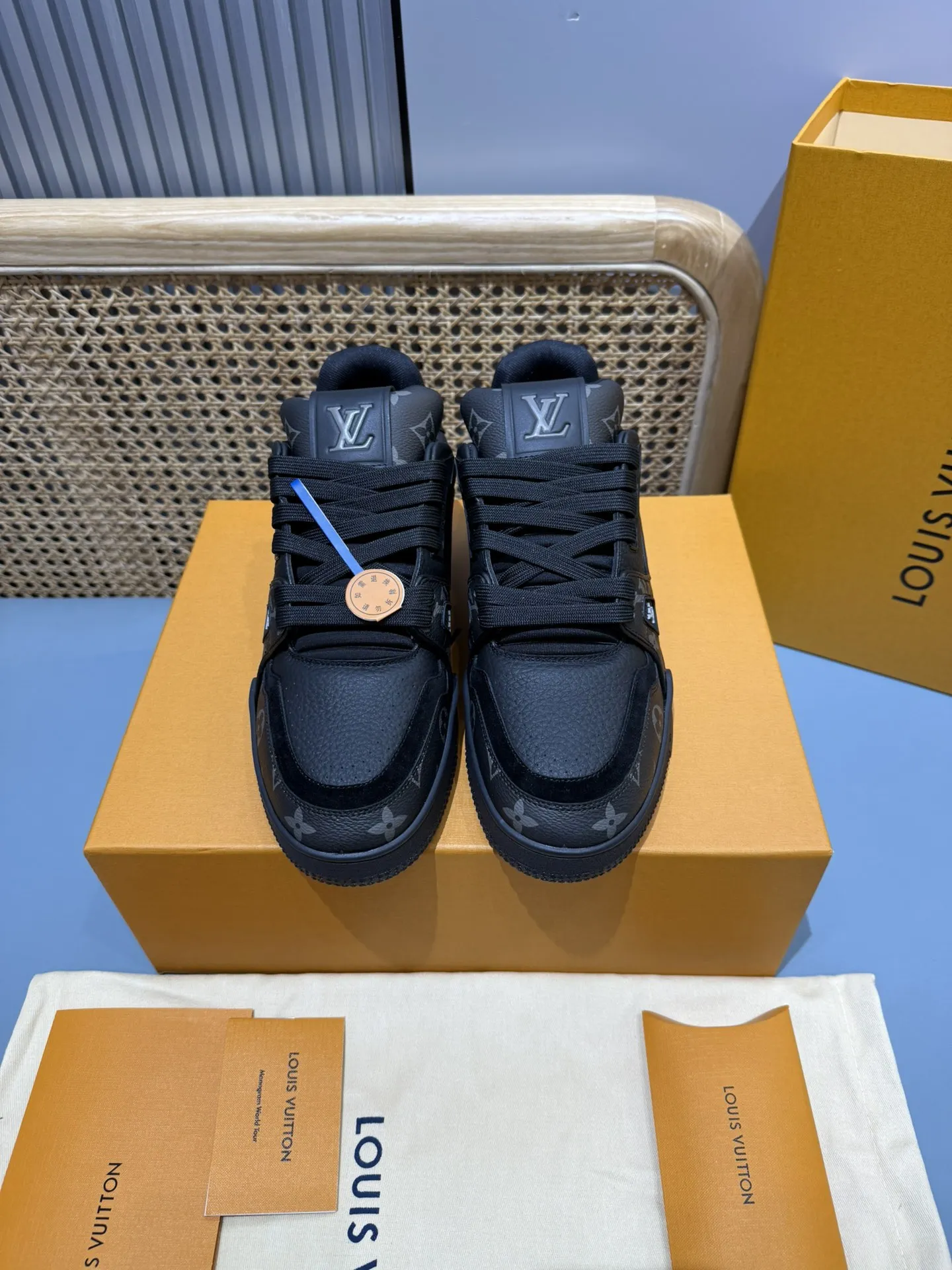 FastDry Louis Vuitton Trainer Monogram Black Sneakers – Replica Louis Vuitton Edition with Rep Shoes Style 422