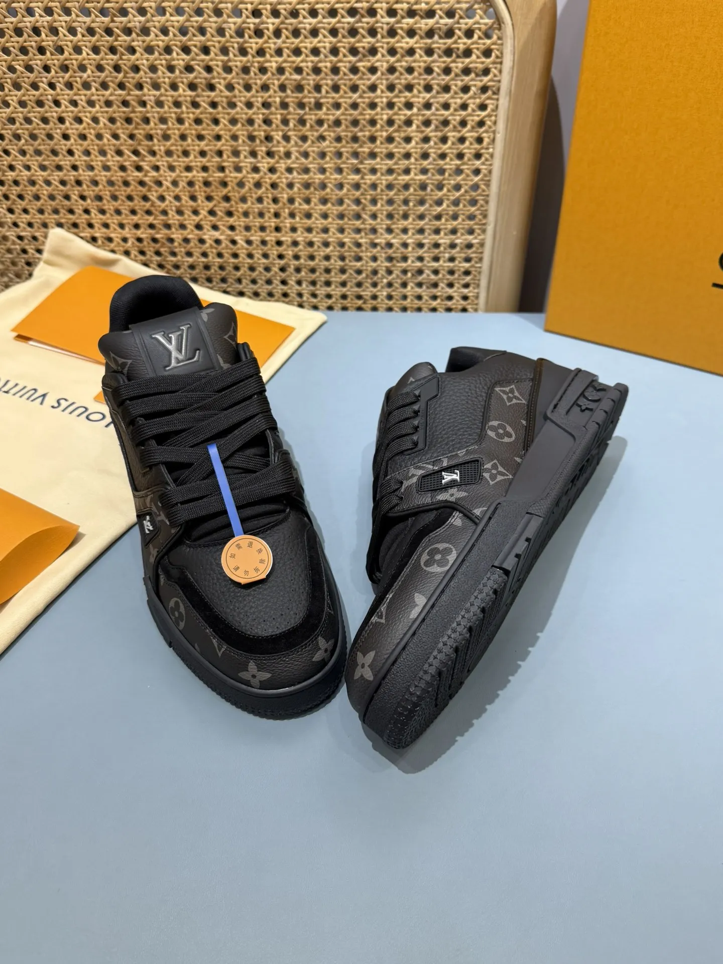 FastDry Louis Vuitton Trainer Monogram Black Sneakers – Replica Louis Vuitton Edition with Rep Shoes Style 422