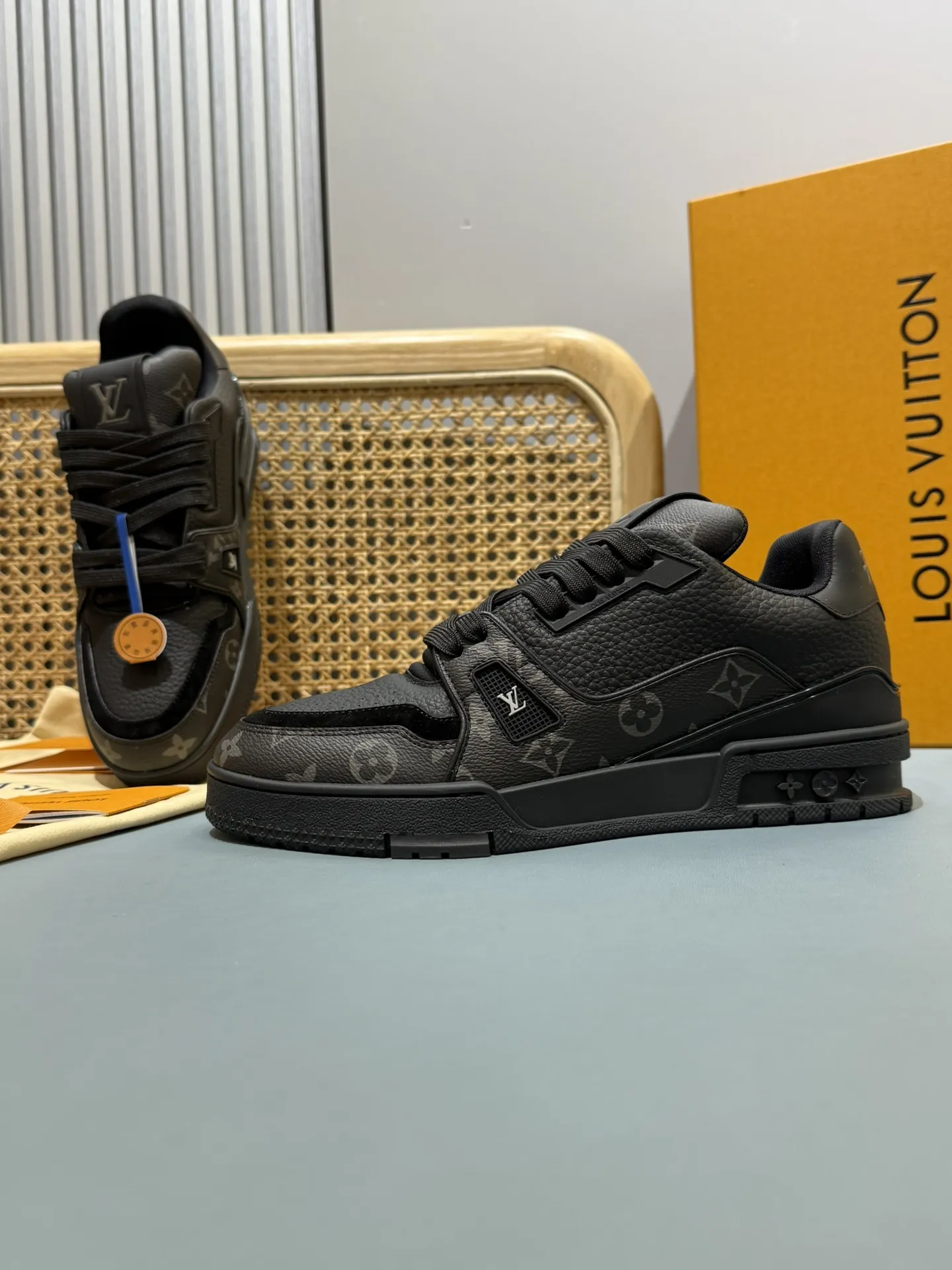 FastDry Louis Vuitton Trainer Monogram Black Sneakers – Replica Louis Vuitton Edition with Rep Shoes Style 422