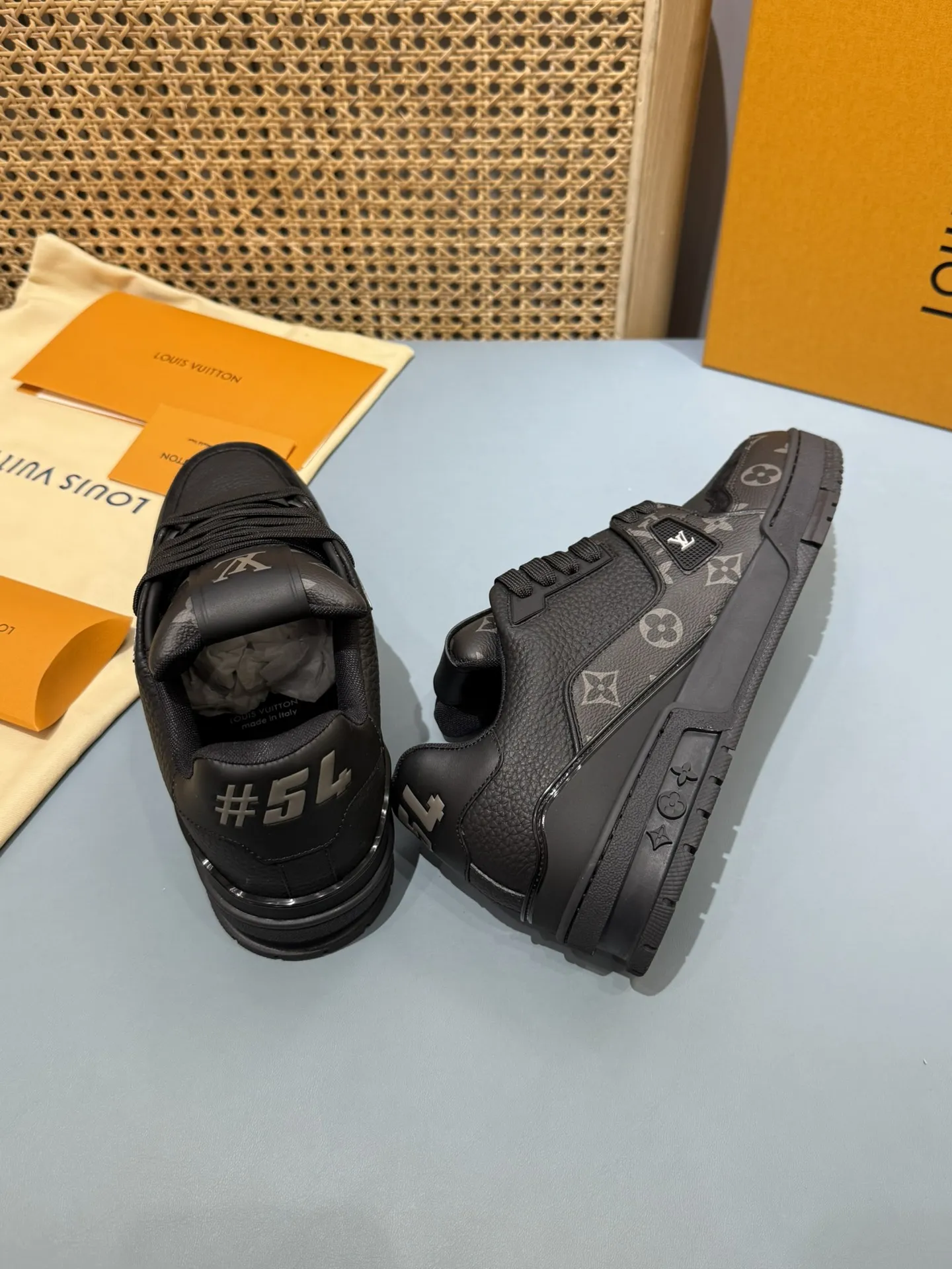 FastDry Louis Vuitton Trainer Monogram Black Sneakers – Replica Louis Vuitton Edition with Rep Shoes Style 422