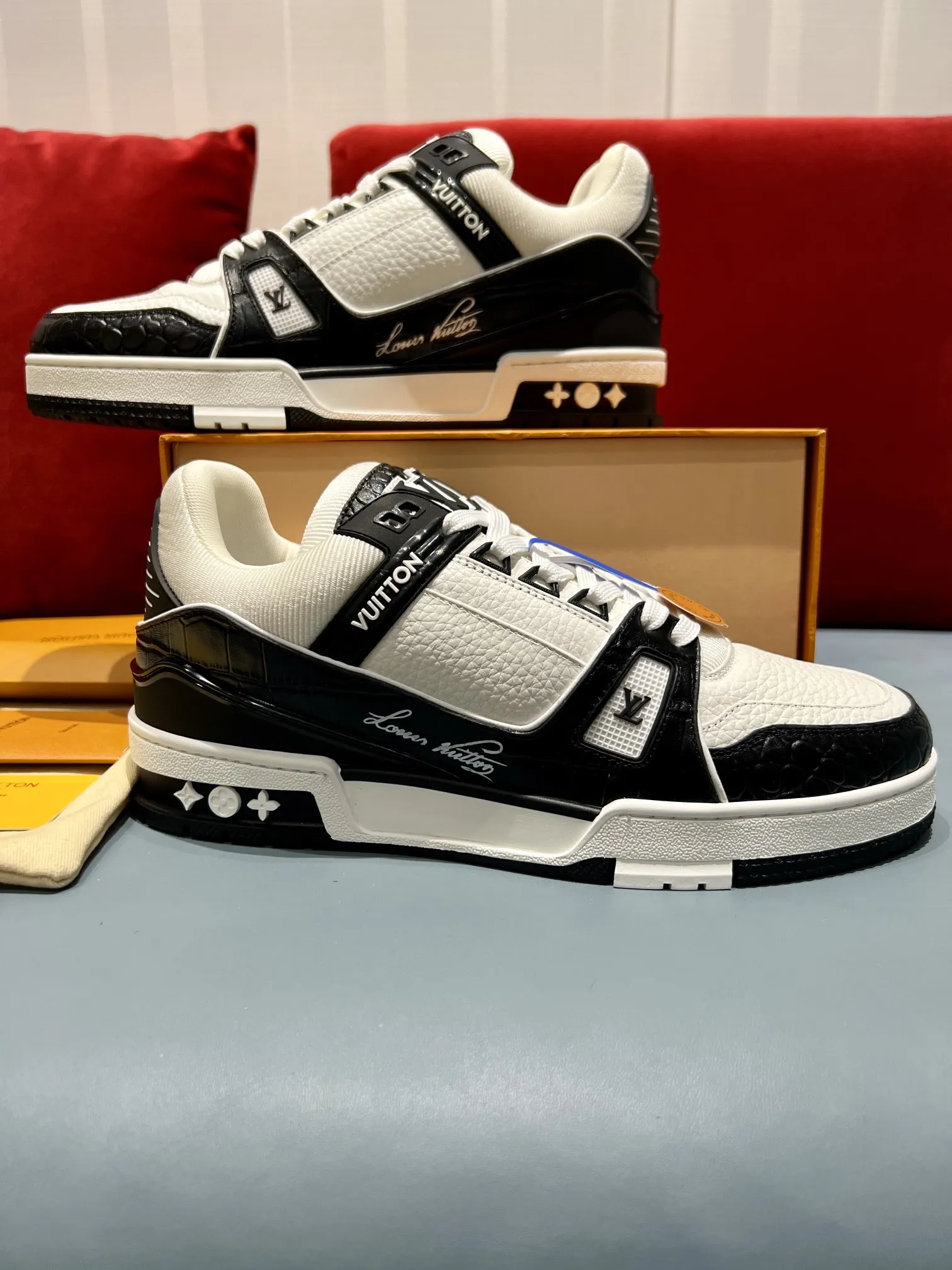 Louis Vuitton Trainer Monogram Black White Replica Shoes –  Rep Sneakers BestValue 363
