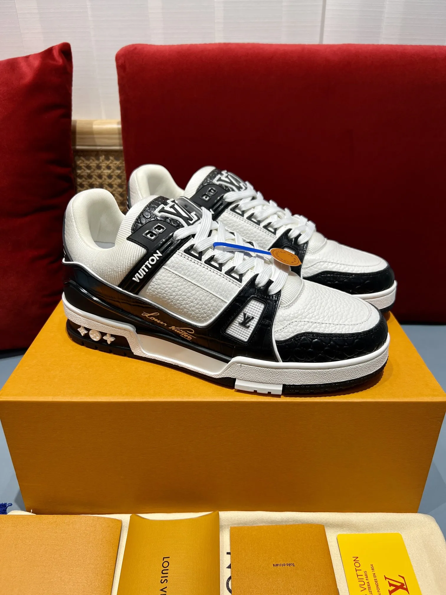 Louis Vuitton Trainer Monogram Black White Replica Shoes –  Rep Sneakers BestValue 363