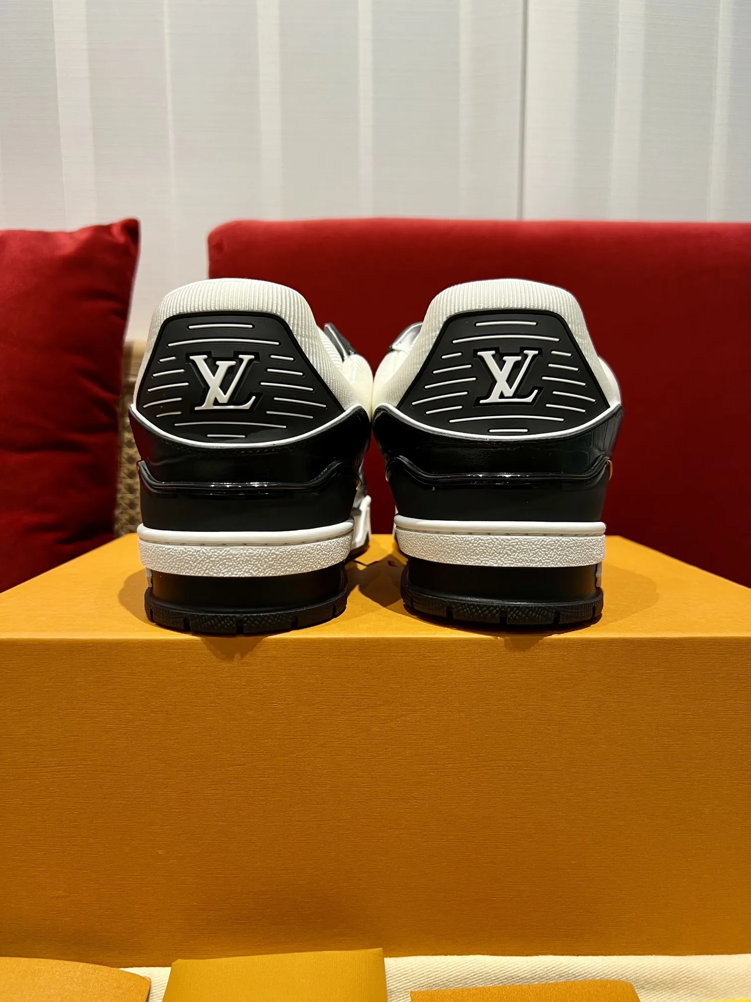Louis Vuitton Trainer Monogram Black White Replica Shoes –  Rep Sneakers BestValue 363