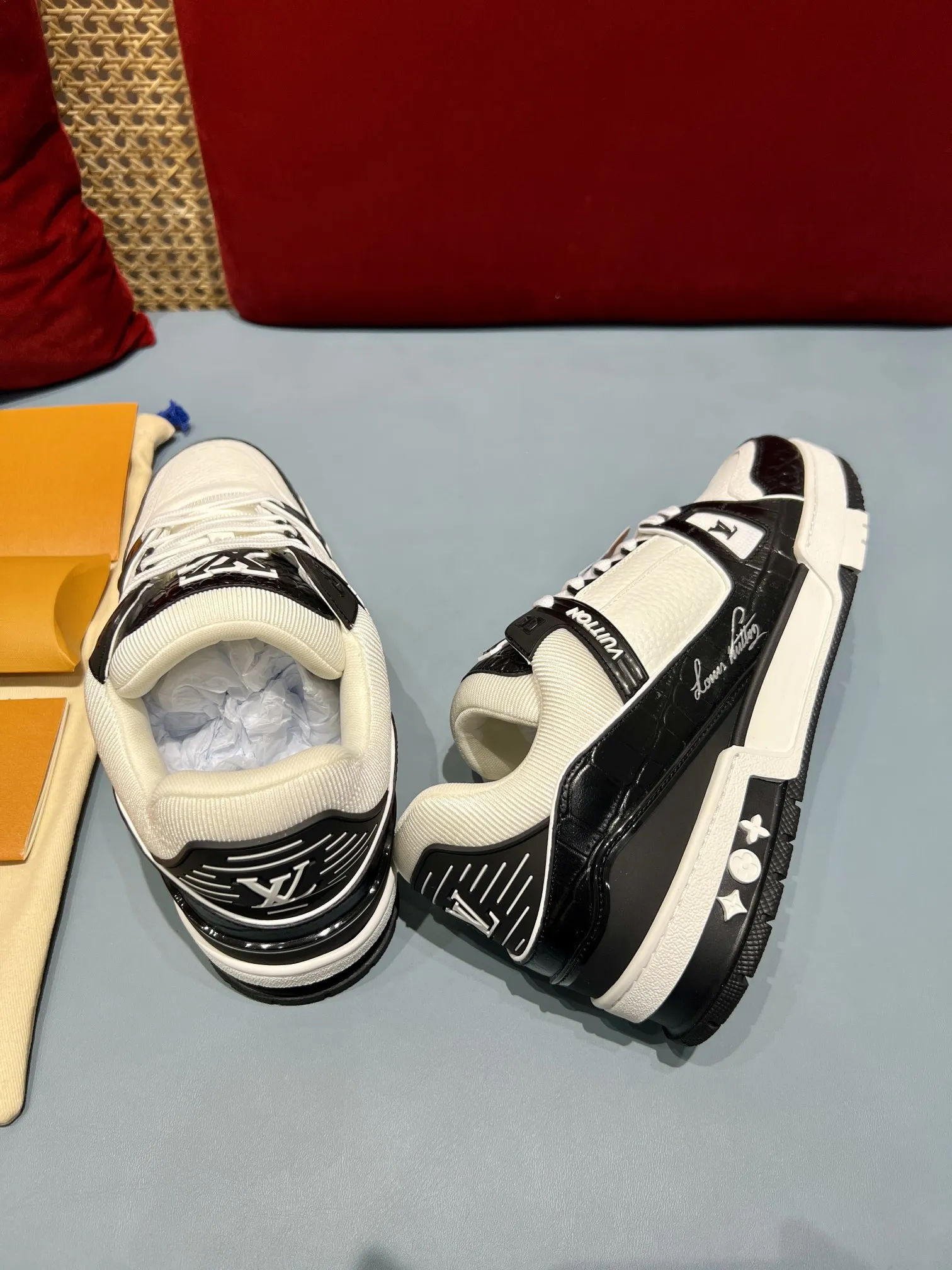 Louis Vuitton Trainer Monogram Black White Replica Shoes –  Rep Sneakers BestValue 363
