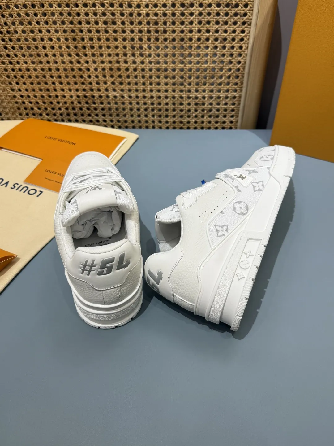 Popular Louis Vuitton Trainer Monogram White Replica Shoes with Rep Sneakers Style 427
