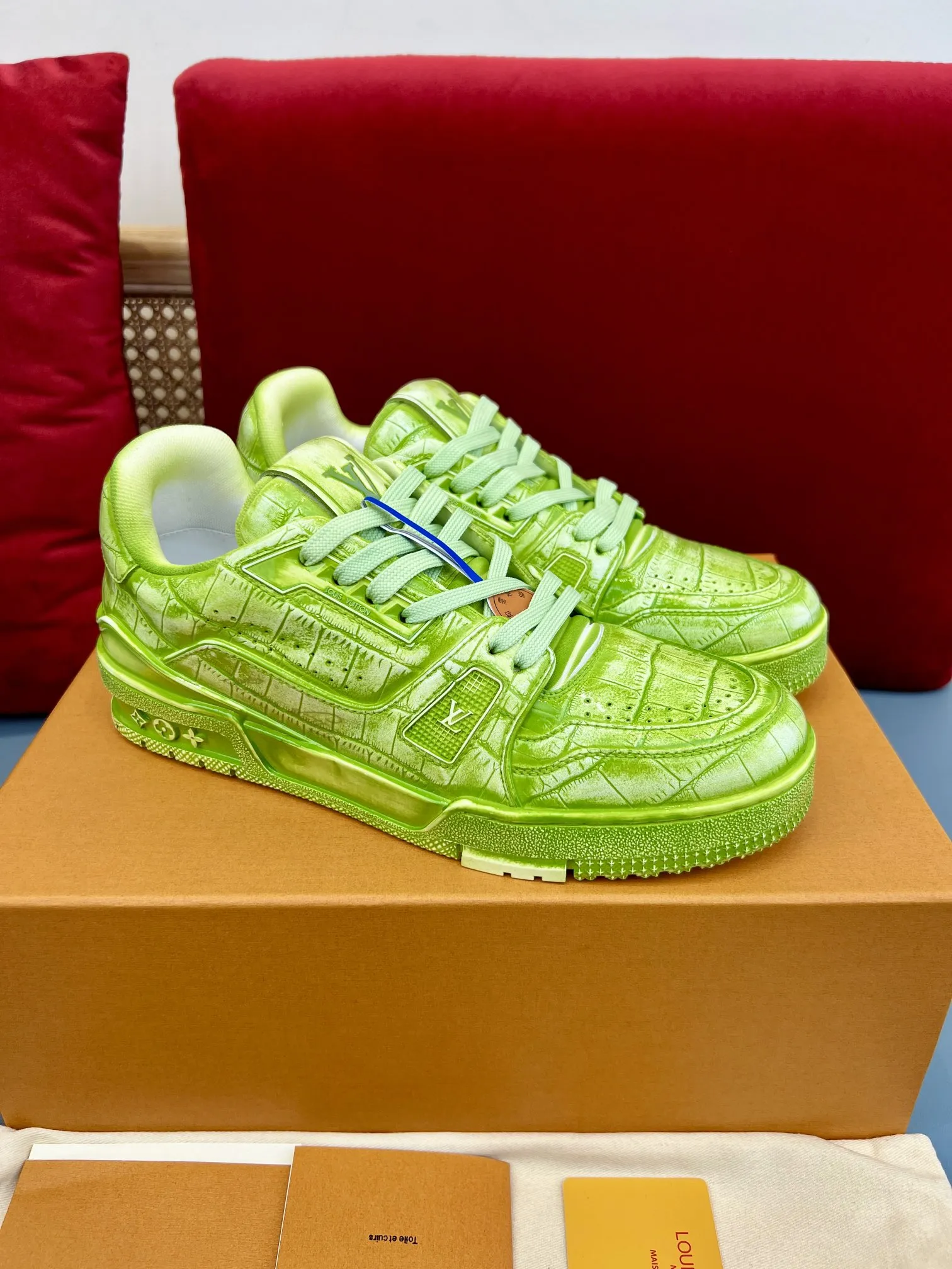 Louis Vuitton Trainer Neon Green Replica Shoes with Rep Sneakers Style Durable 345