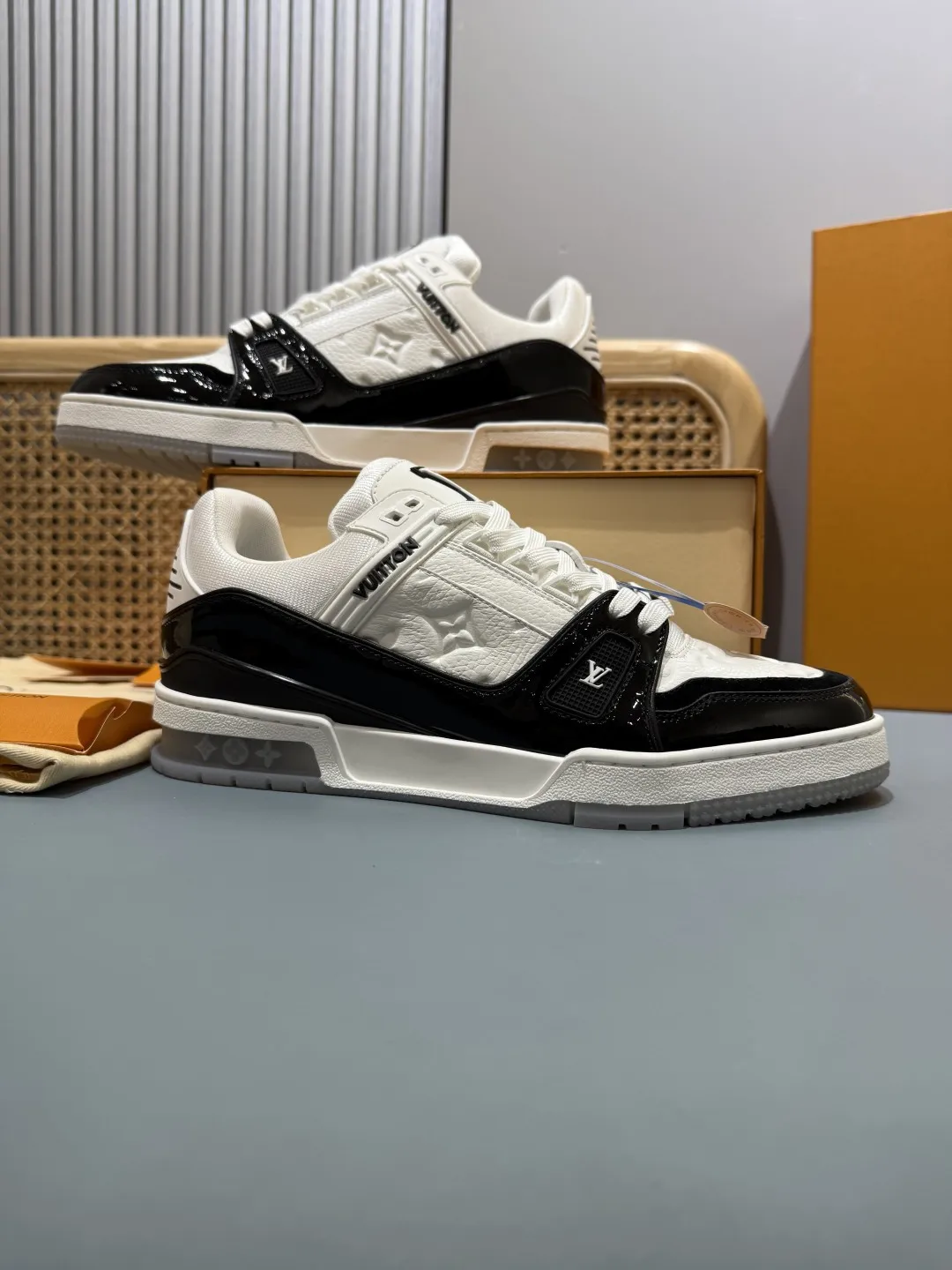 TimelessDesign Louis Vuitton Trainer Patent Leather White Black – Replica Shoes & Louis Vuitton Fake 376