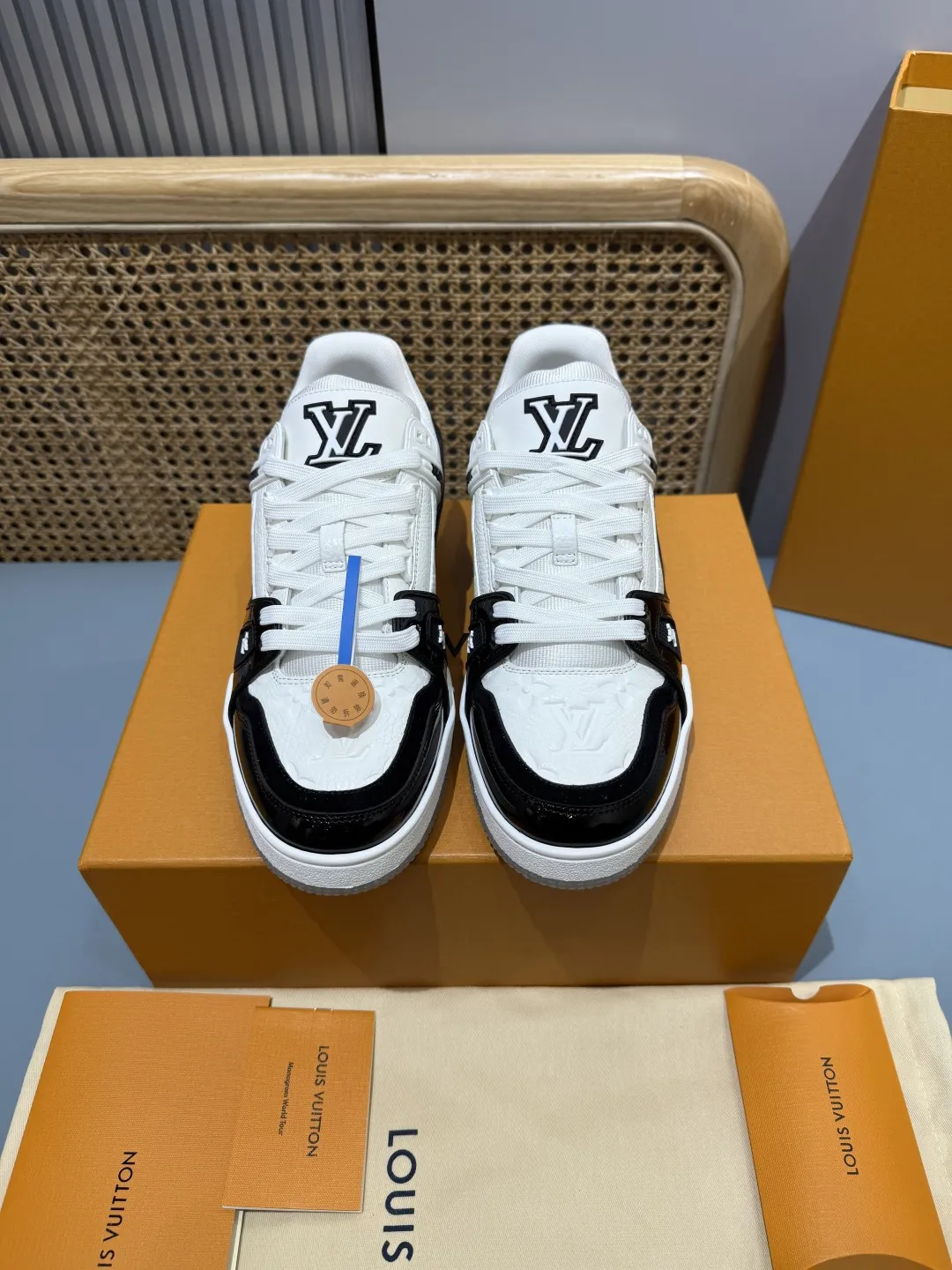 TimelessDesign Louis Vuitton Trainer Patent Leather White Black – Replica Shoes & Louis Vuitton Fake 376