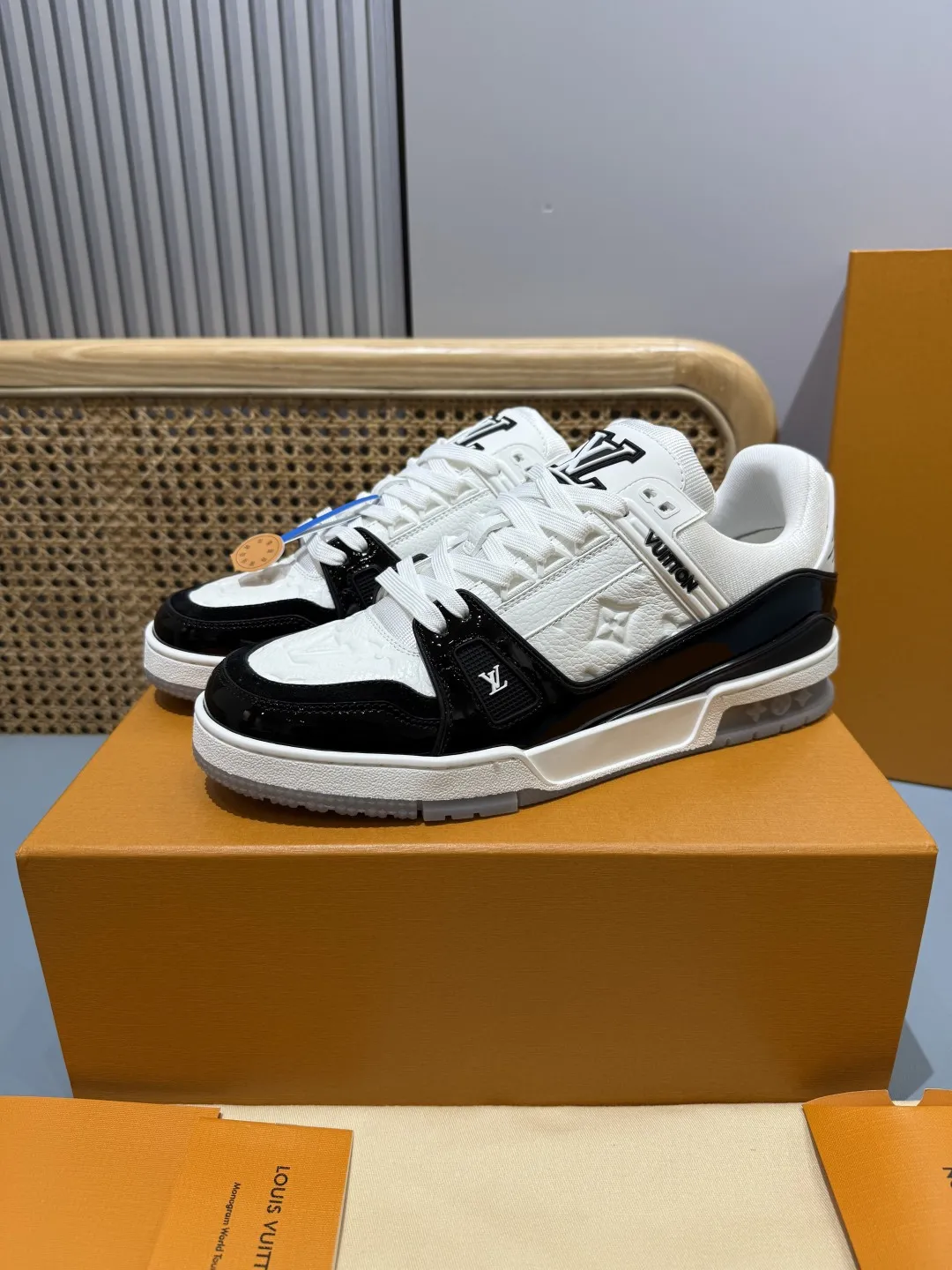 TimelessDesign Louis Vuitton Trainer Patent Leather White Black – Replica Shoes & Louis Vuitton Fake 376