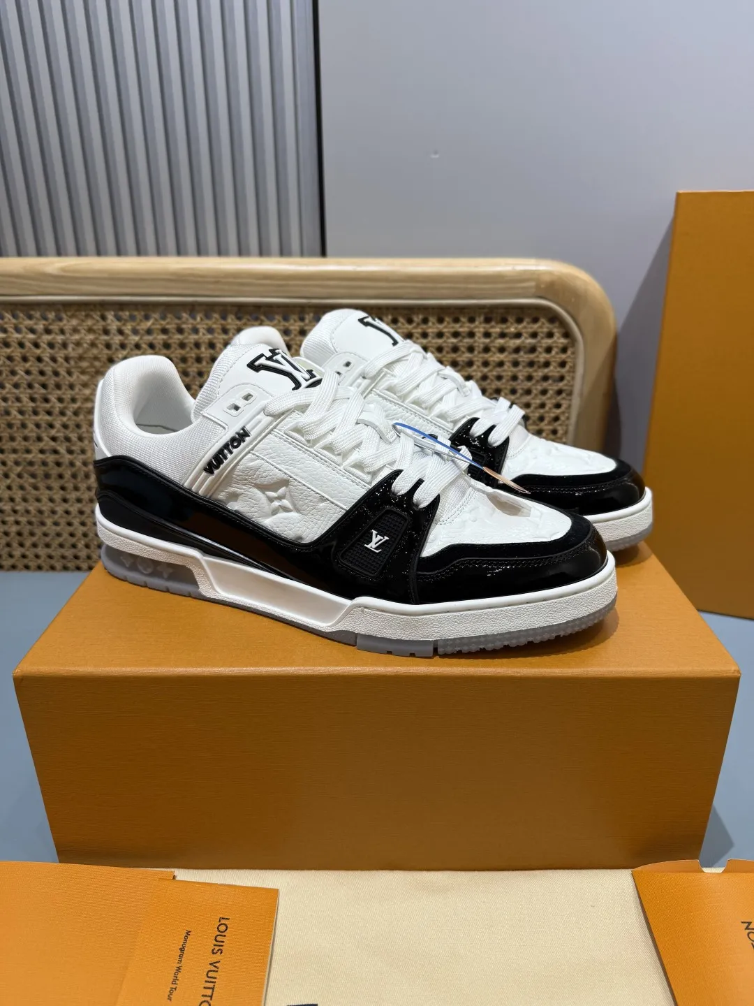 TimelessDesign Louis Vuitton Trainer Patent Leather White Black – Replica Shoes & Louis Vuitton Fake 376