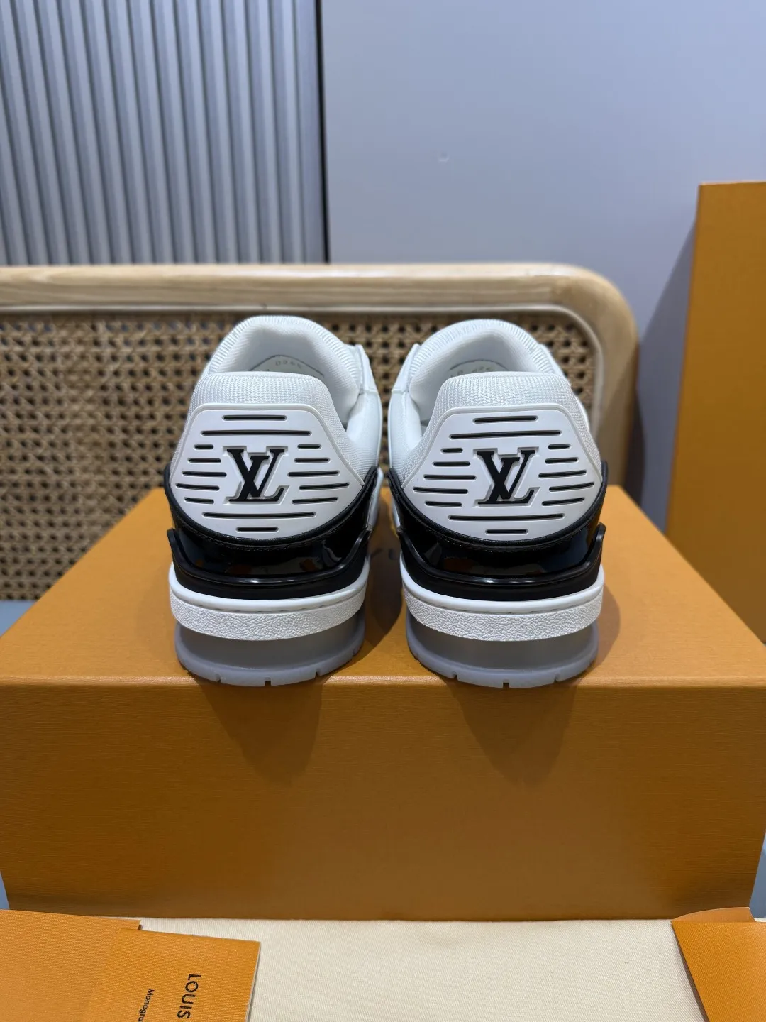 TimelessDesign Louis Vuitton Trainer Patent Leather White Black – Replica Shoes & Louis Vuitton Fake 376