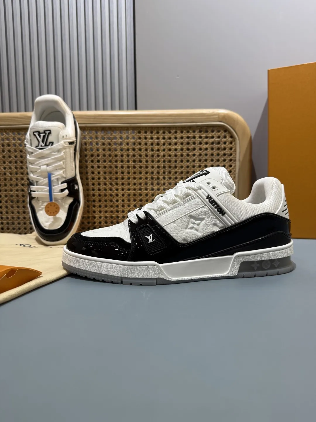 TimelessDesign Louis Vuitton Trainer Patent Leather White Black – Replica Shoes & Louis Vuitton Fake 376