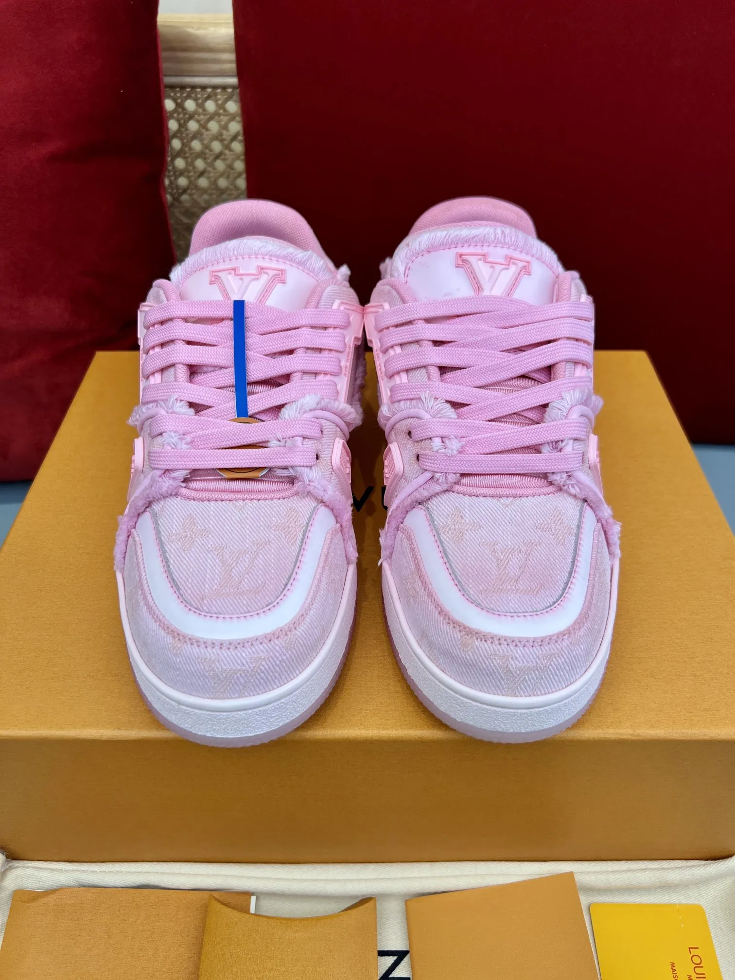 WrinkleFree Louis Vuitton Trainer Pink Denim Sneakers – Replica Shoes & Fake Louis Vuitton Collection 315