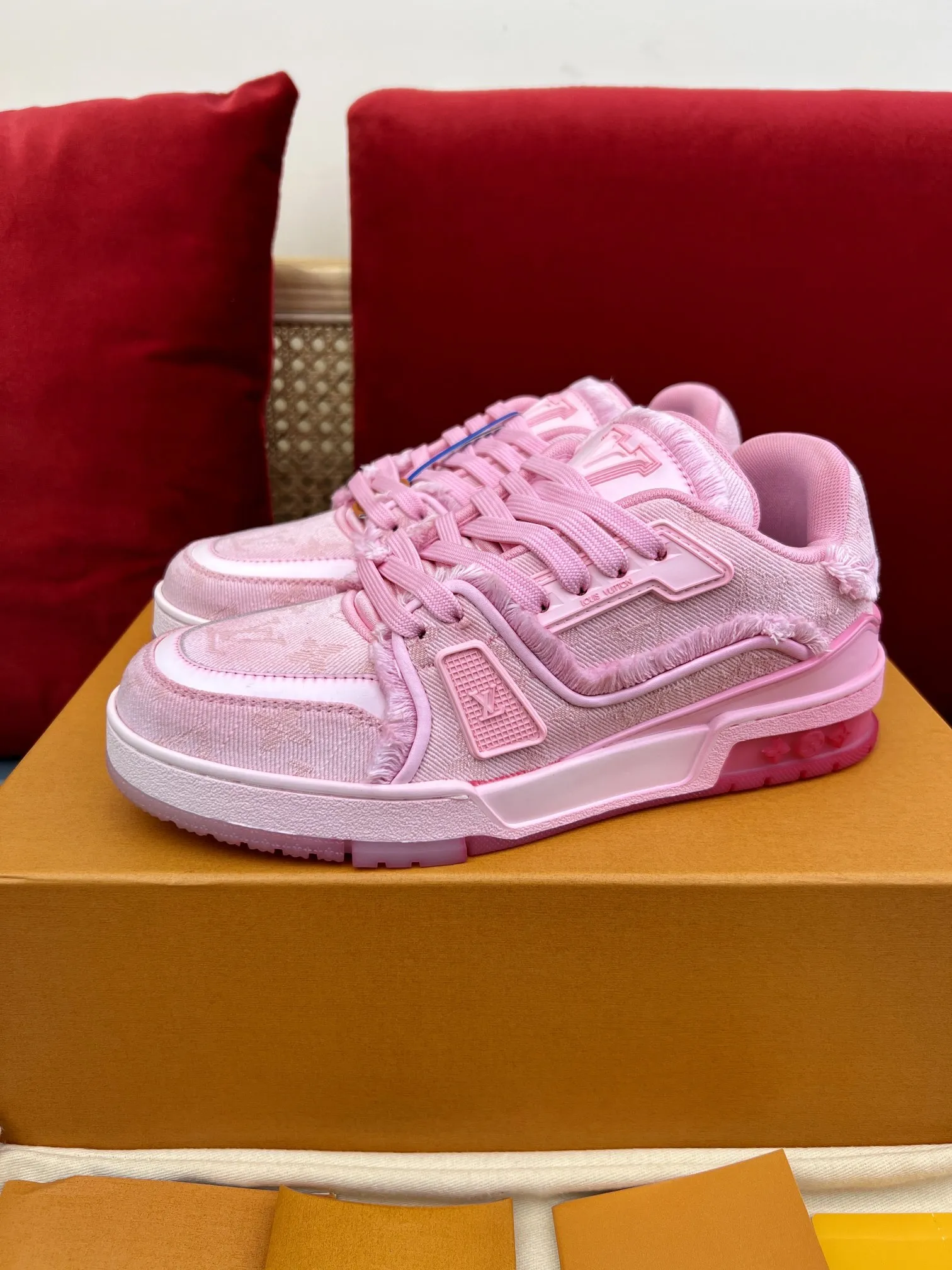 WrinkleFree Louis Vuitton Trainer Pink Denim Sneakers – Replica Shoes & Fake Louis Vuitton Collection 315