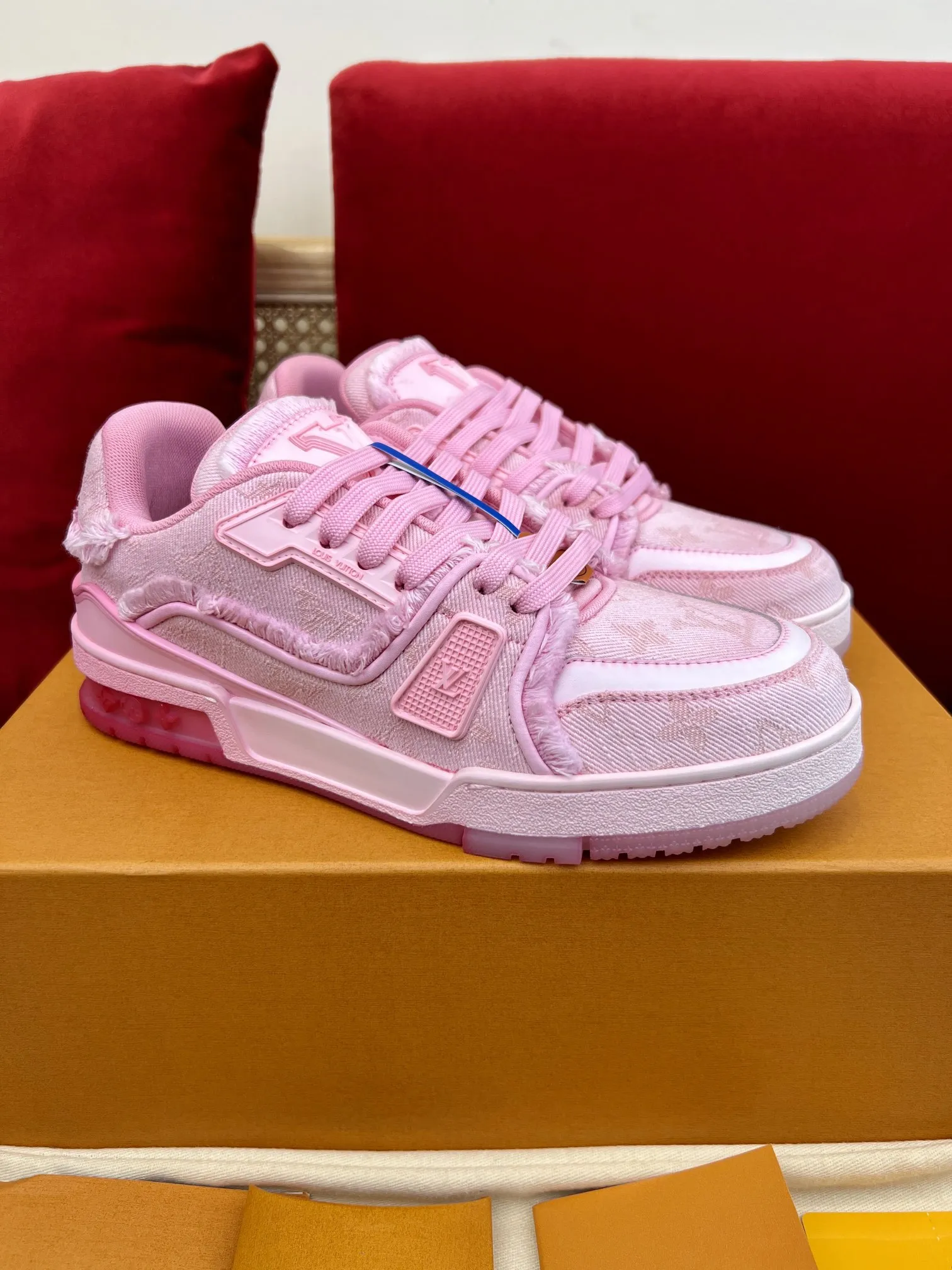 WrinkleFree Louis Vuitton Trainer Pink Denim Sneakers – Replica Shoes & Fake Louis Vuitton Collection 315