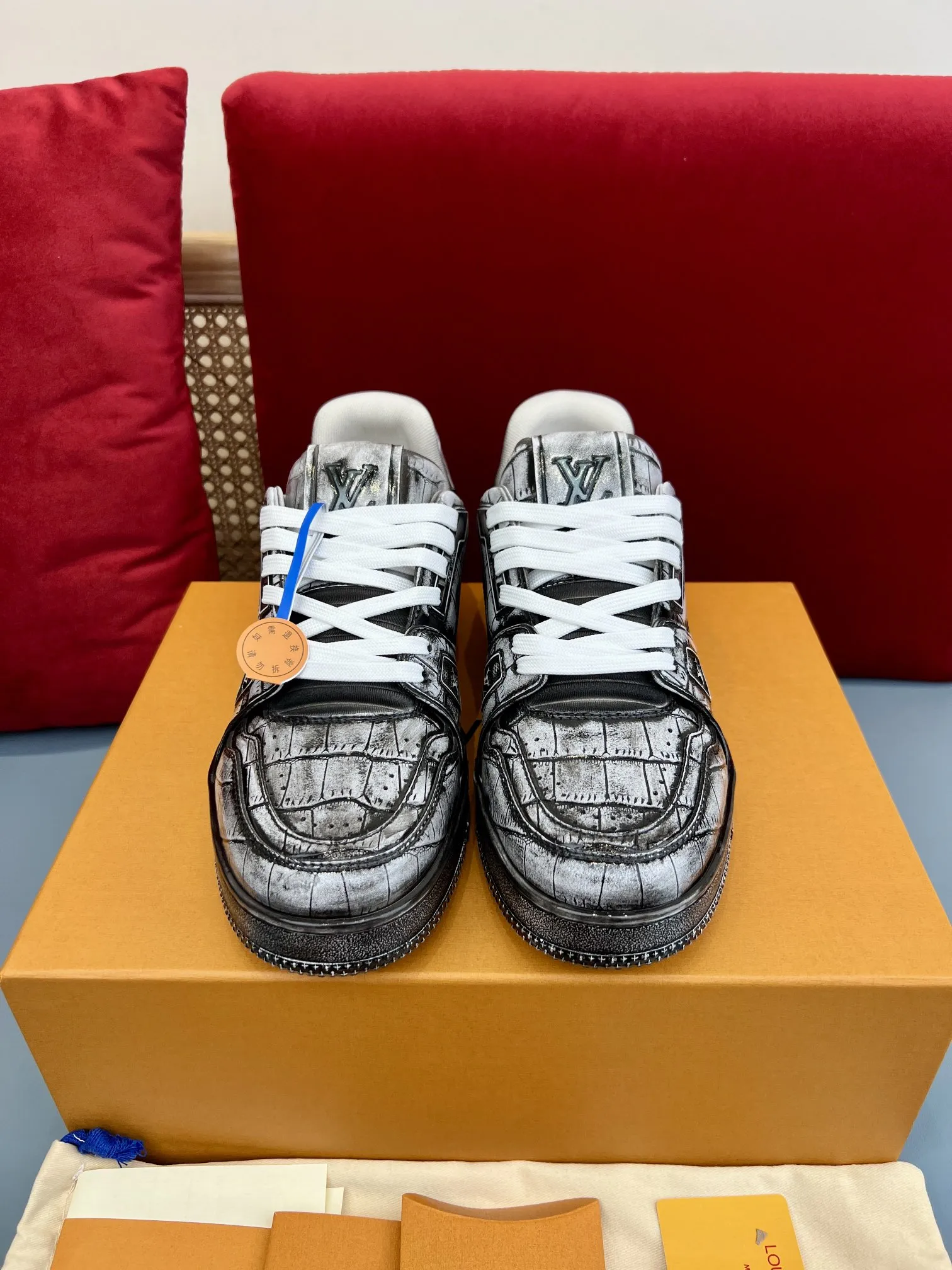 Louis Vuitton Trainer Sneaker Black Crocodile –  Replica Shoes & Rep Footwear Stretchable 342