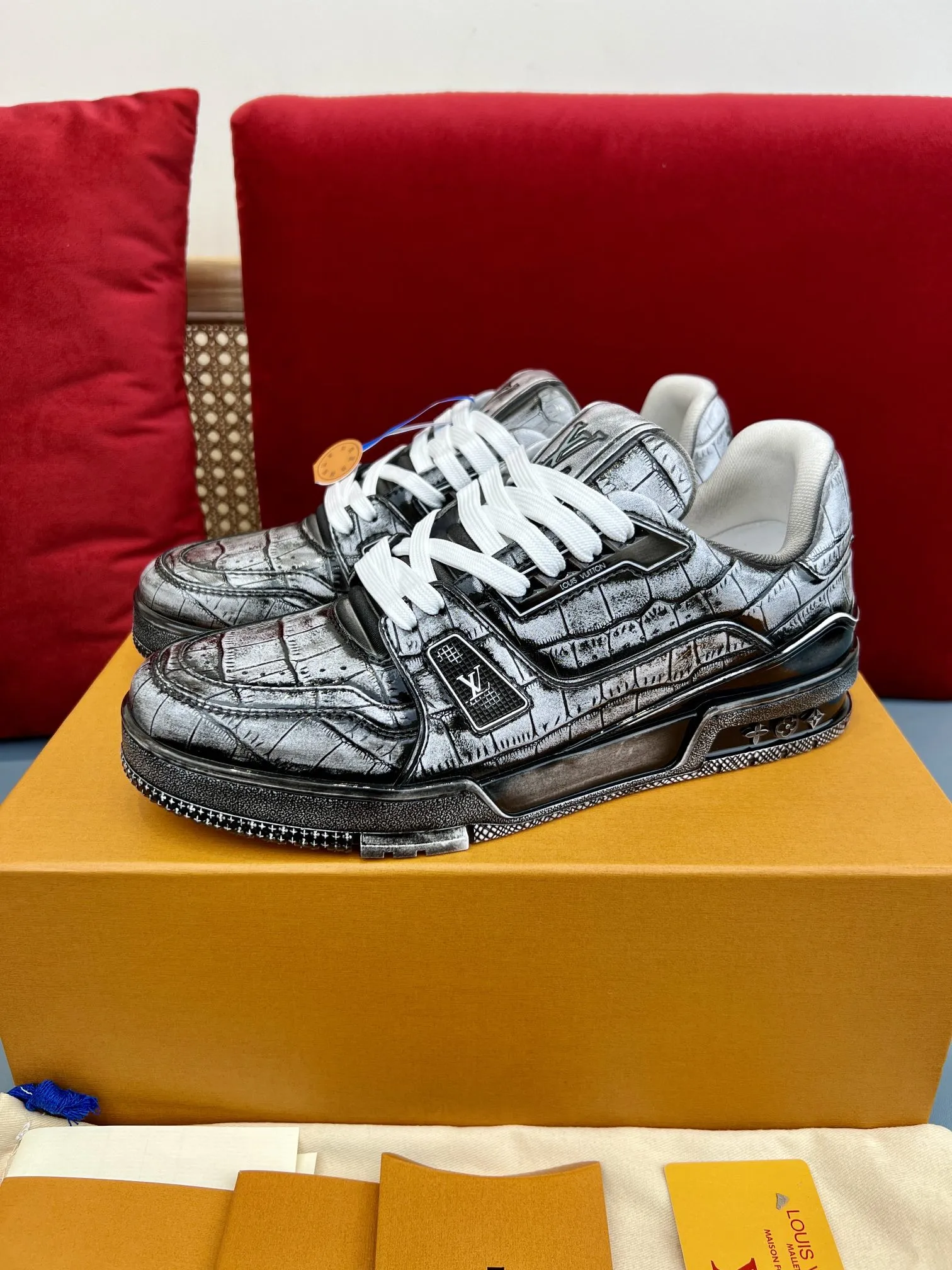 Louis Vuitton Trainer Sneaker Black Crocodile –  Replica Shoes & Rep Footwear Stretchable 342
