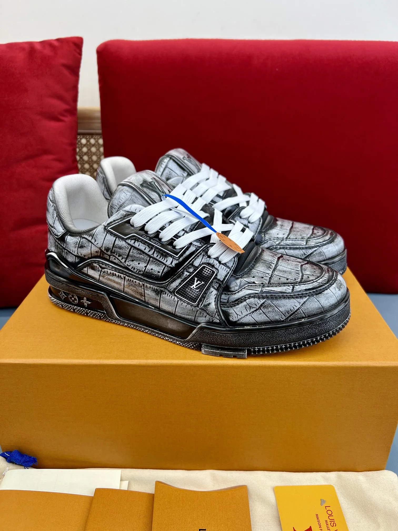 Louis Vuitton Trainer Sneaker Black Crocodile –  Replica Shoes & Rep Footwear Stretchable 342