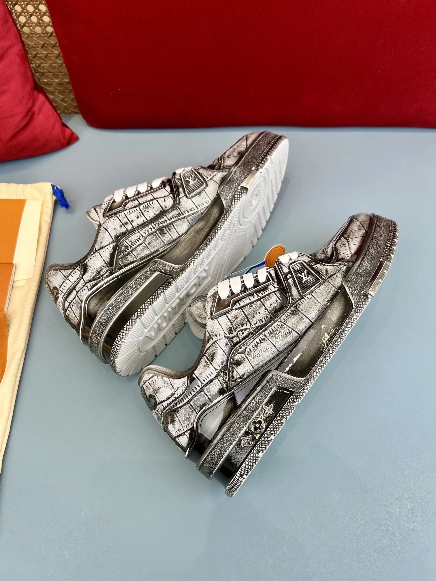 Louis Vuitton Trainer Sneaker Black Crocodile –  Replica Shoes & Rep Footwear Stretchable 342