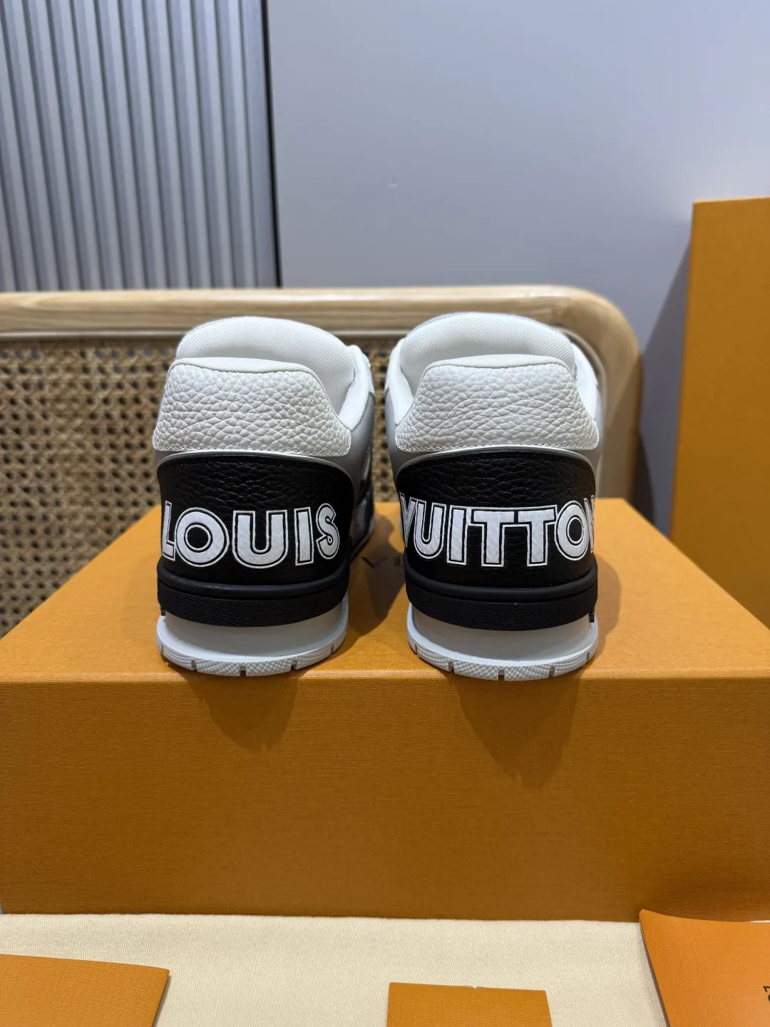 Louis Vuitton Trainer Sneaker Black White – Replica Shoes & Louis Vuitton Fake Collection Sporty 445