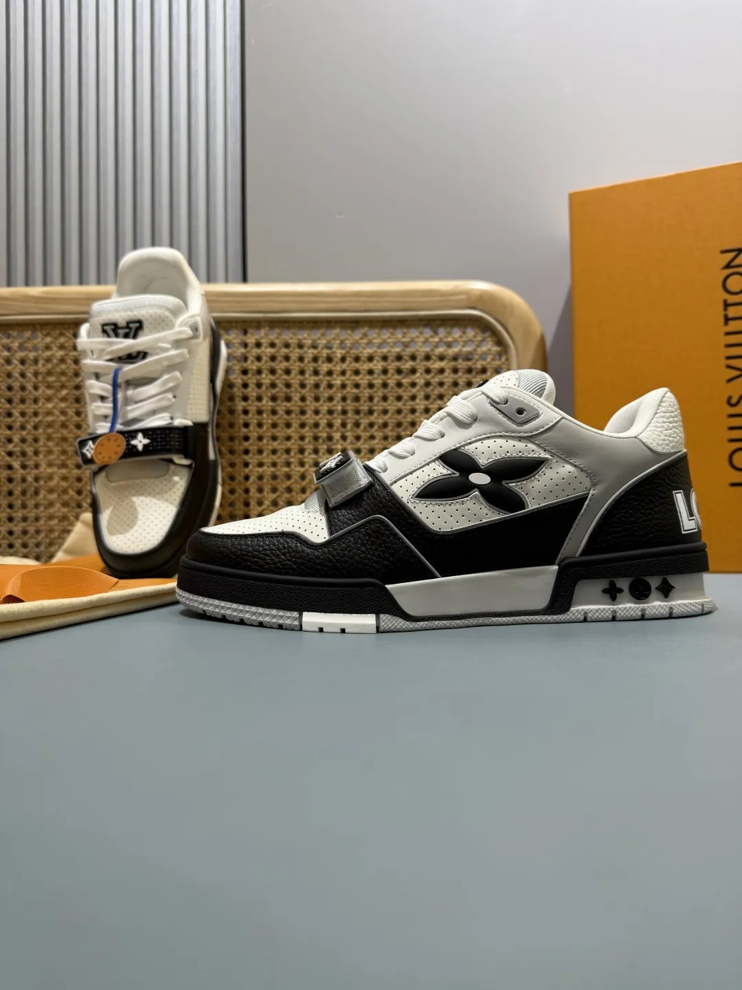 Louis Vuitton Trainer Sneaker Black White – Replica Shoes & Louis Vuitton Fake Collection Sporty 445